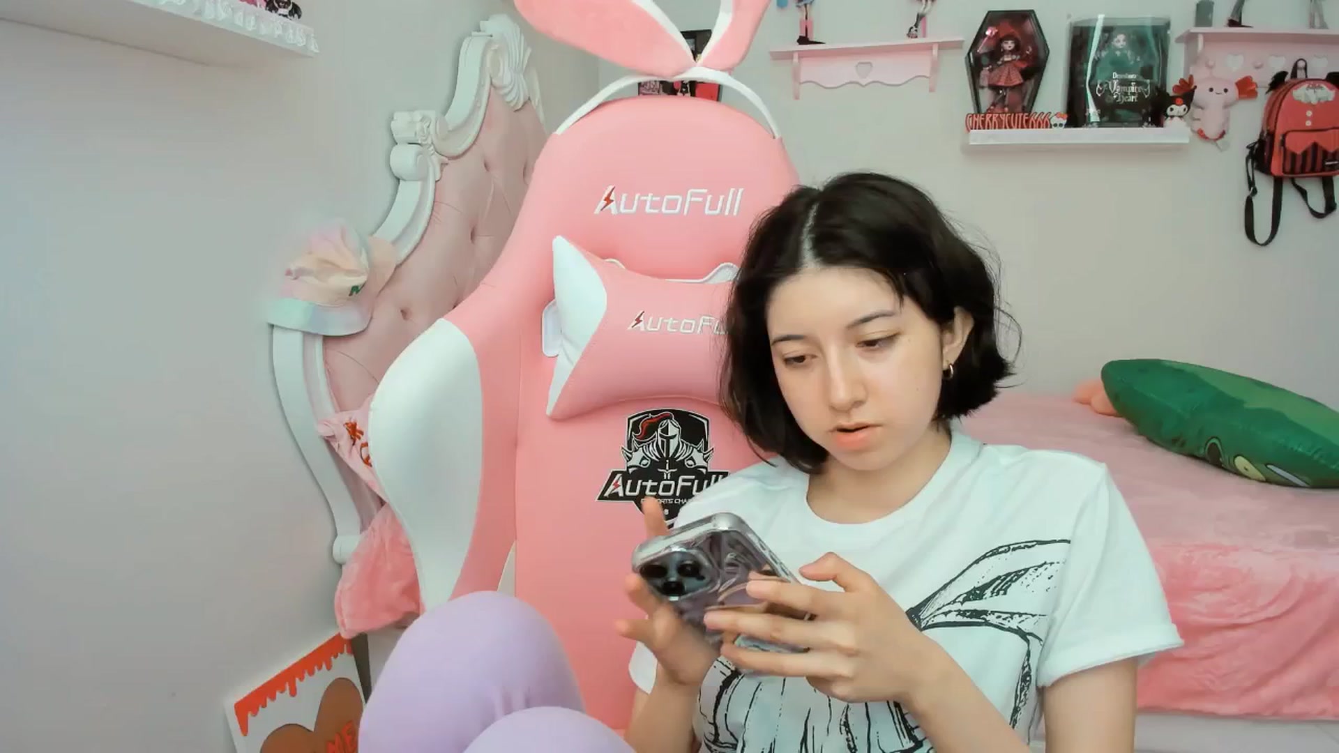 Gallery image thumbnail from Cherrycute666's myfreecams stream on, 08/21/2025, 19:41 image 20 of 20
