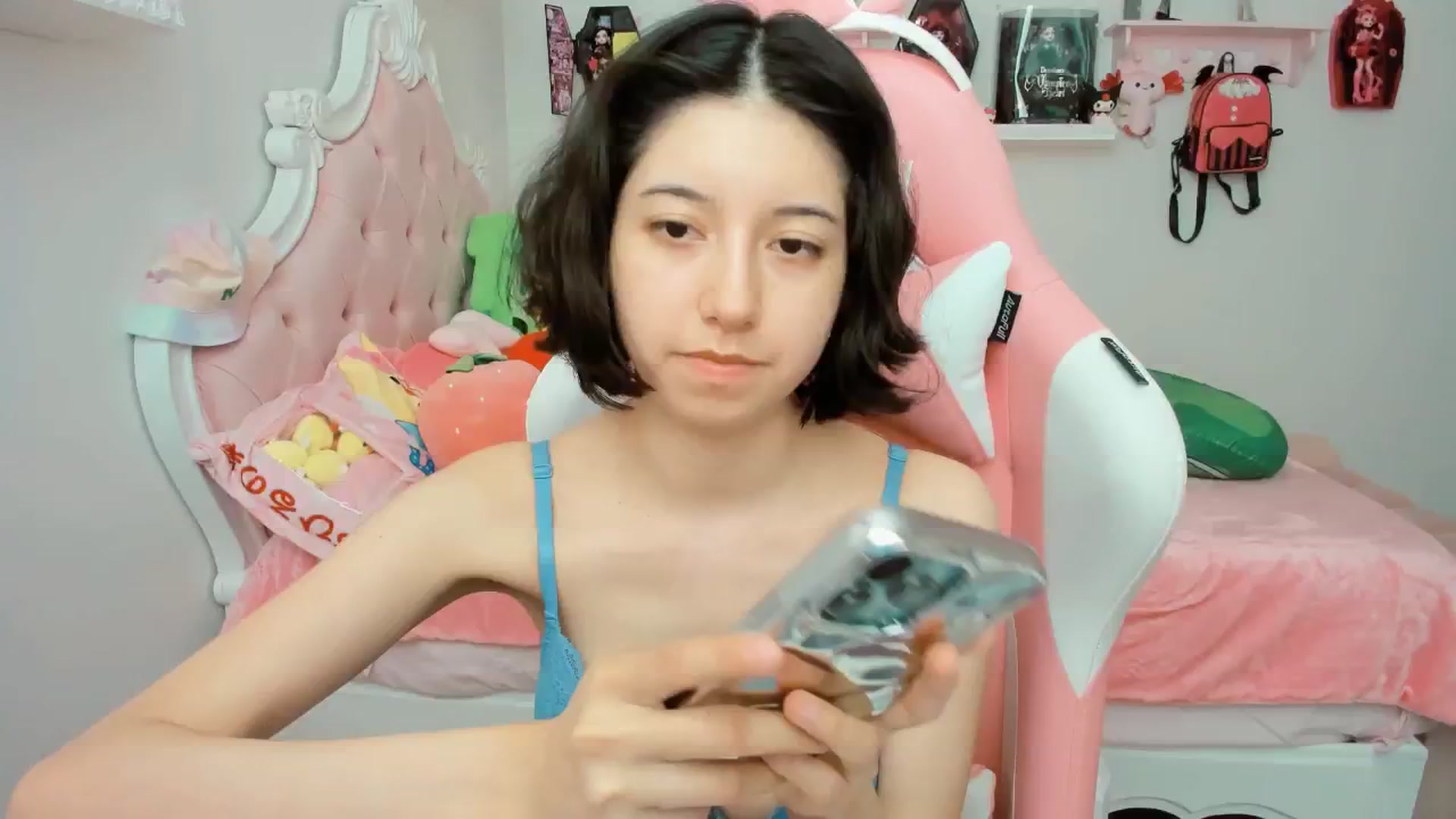 Gallery image thumbnail from Cherrycute666's myfreecams stream on, 08/21/2025, 19:41 image 6 of 20