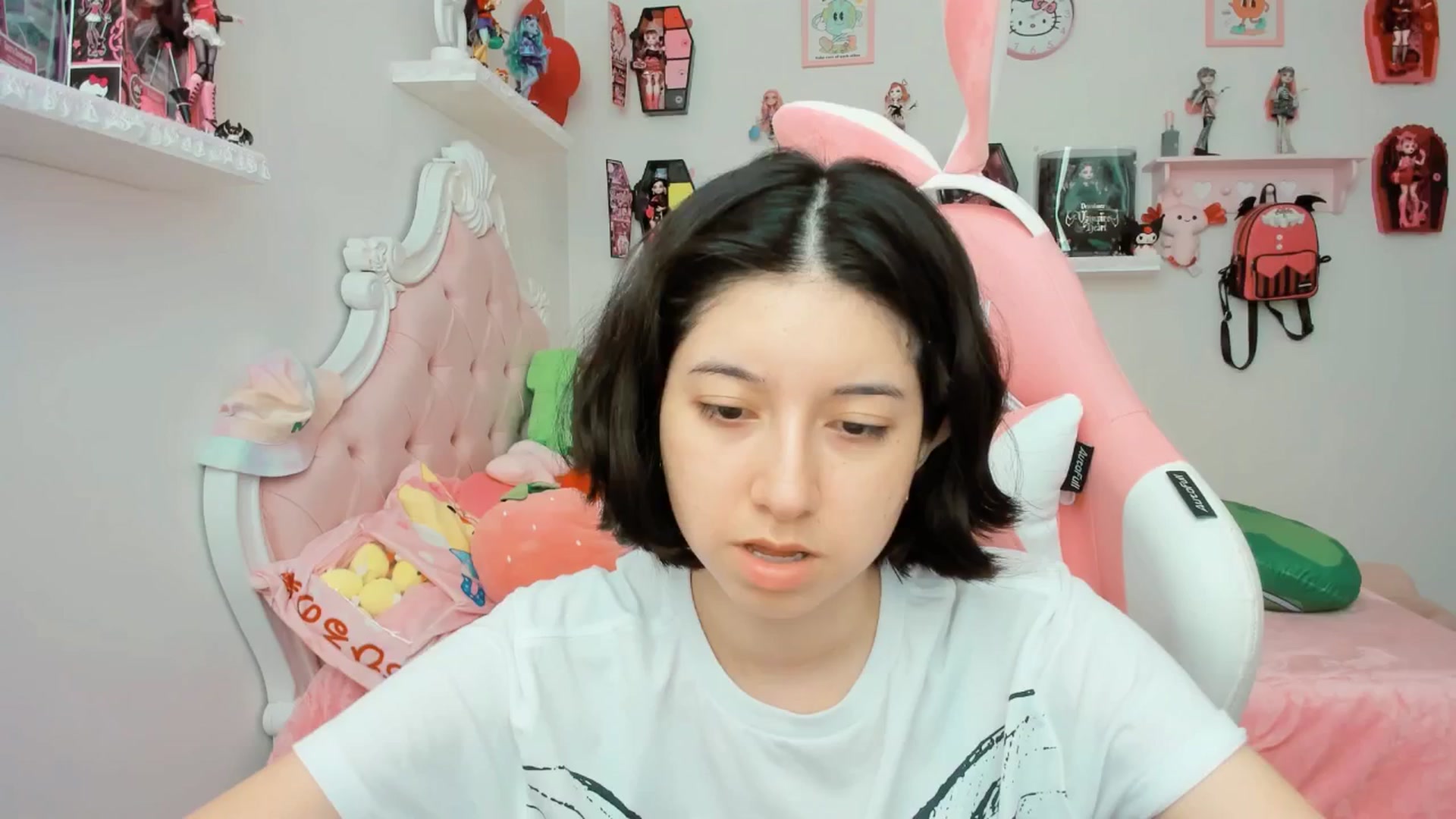 Gallery image thumbnail from Cherrycute666's myfreecams stream on, 08/21/2025, 19:41 image 3 of 20