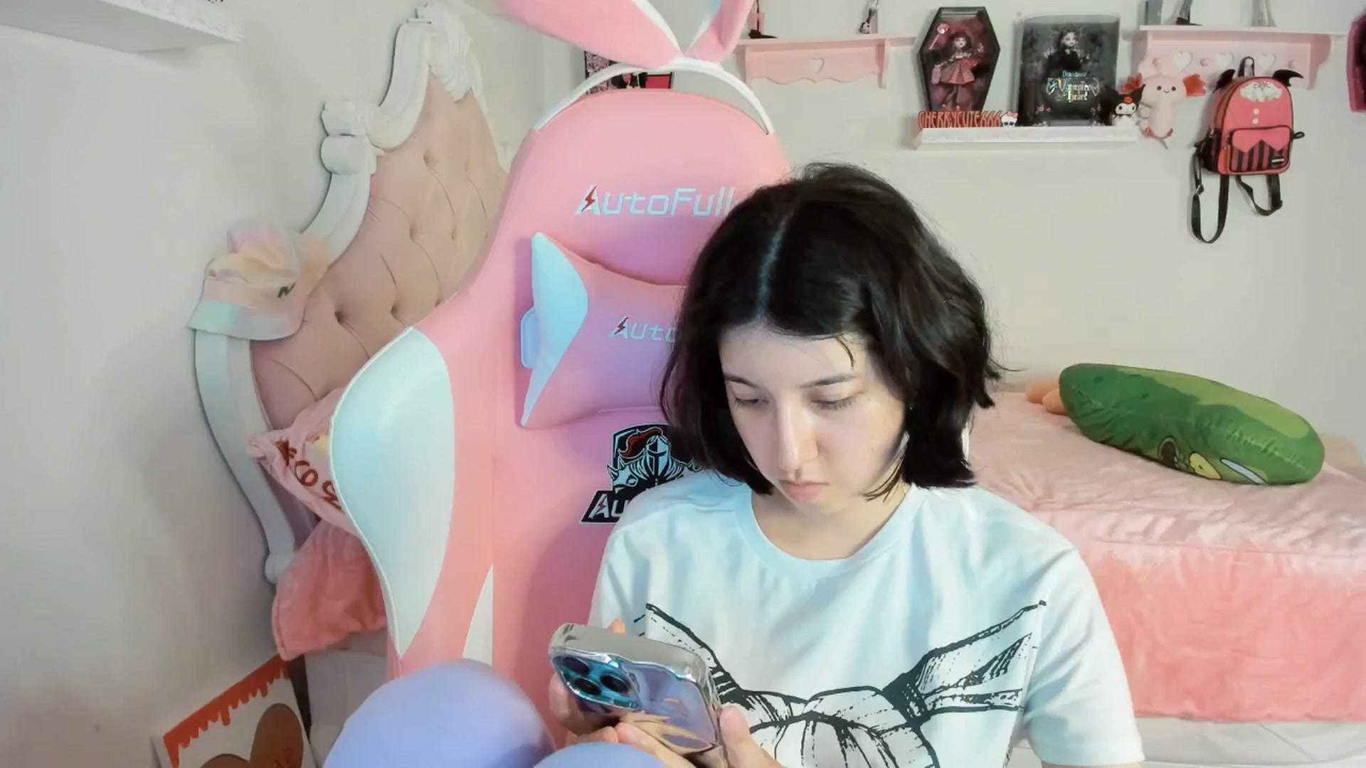 Gallery image thumbnail from Cherrycute666's myfreecams stream on, 08/22/2025, 01:14 image 13 of 20