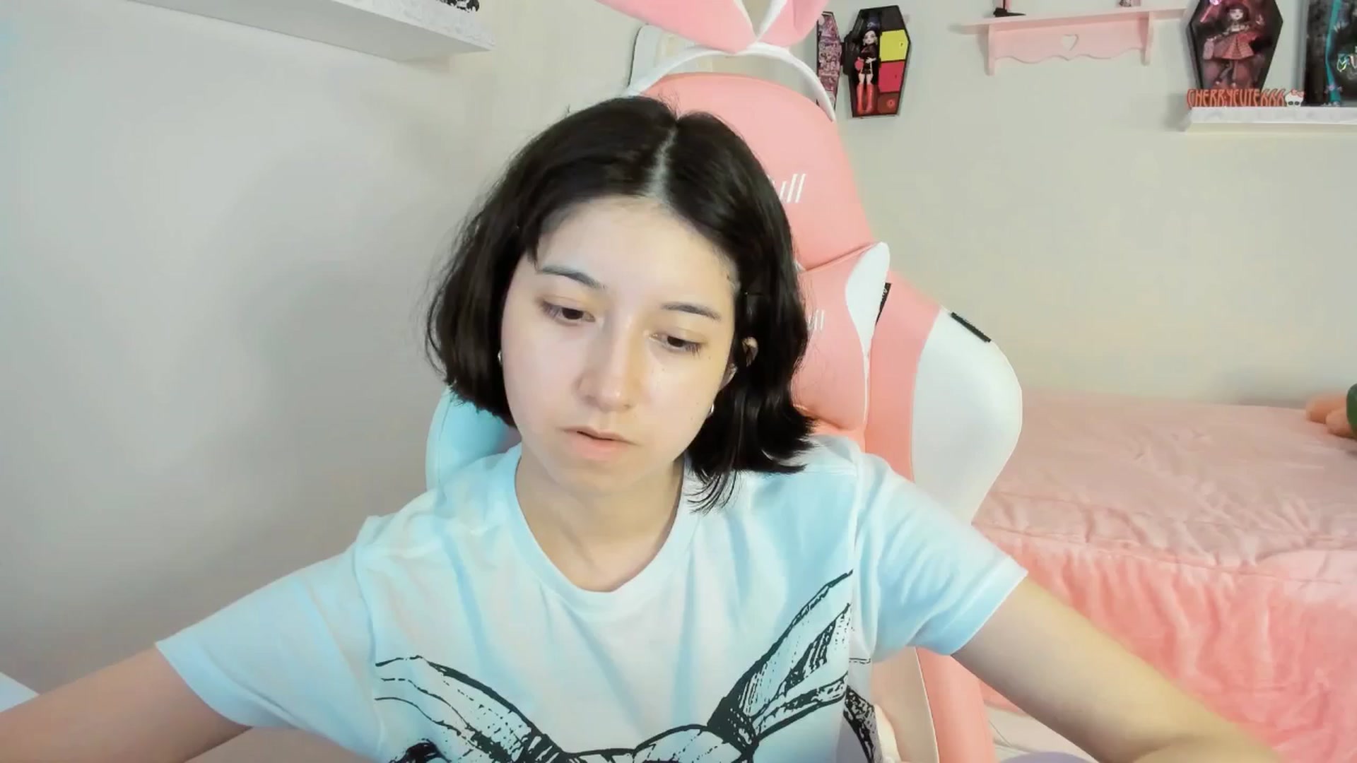 Gallery image thumbnail from Cherrycute666's myfreecams stream on, 08/22/2025, 01:14 image 1 of 20