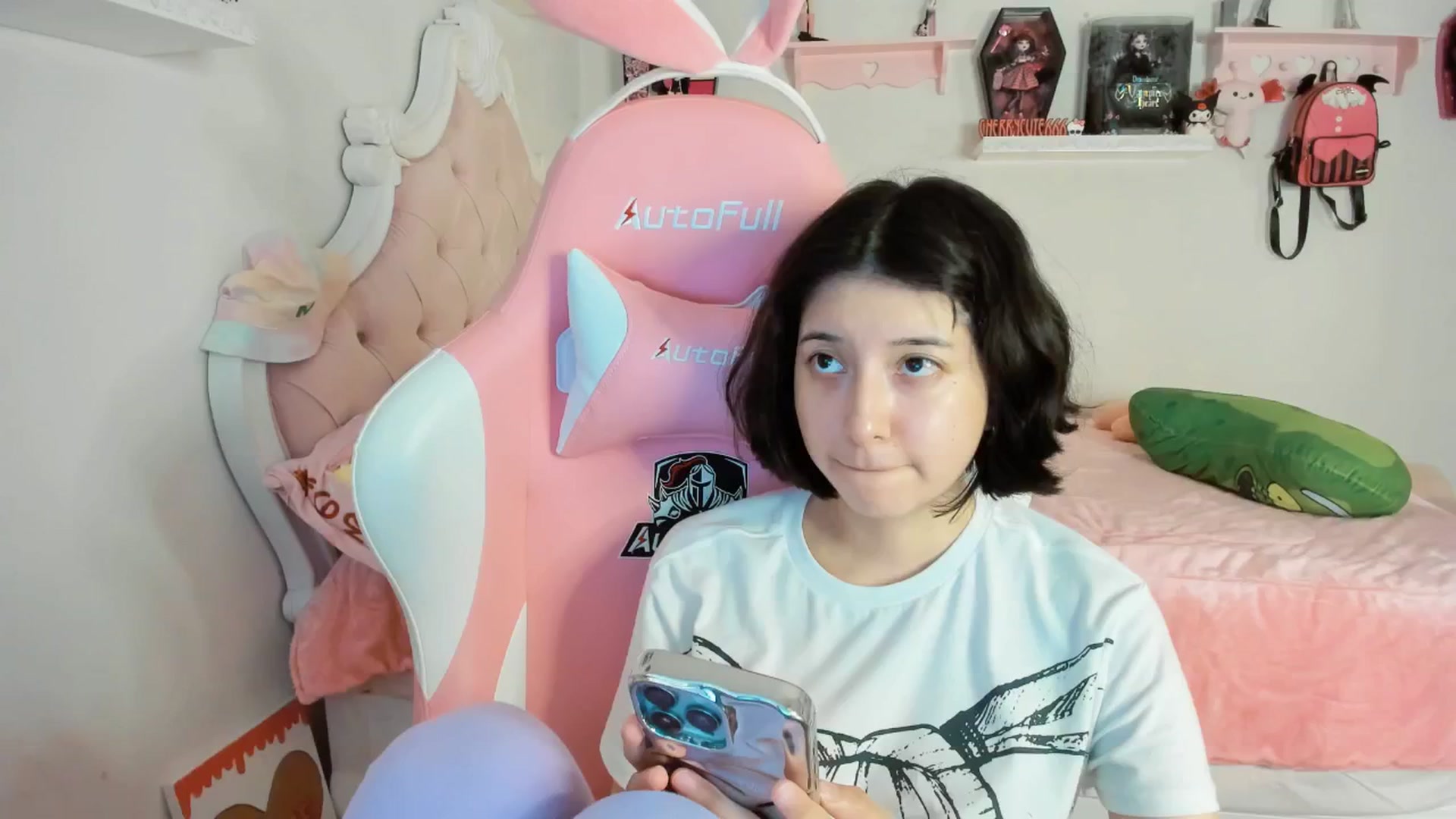 Gallery image thumbnail from Cherrycute666's myfreecams stream on, 08/22/2025, 01:14 image 12 of 20