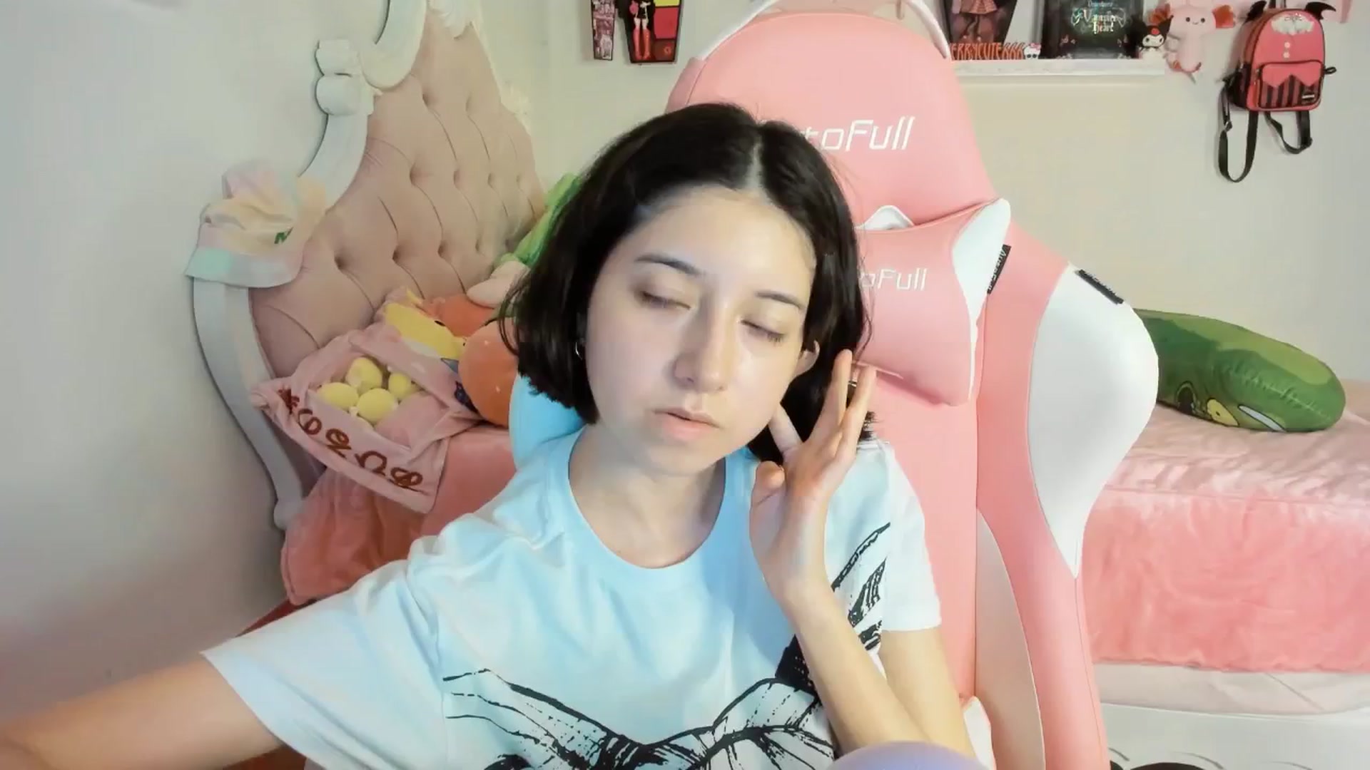 Gallery image thumbnail from Cherrycute666's myfreecams stream on, 08/22/2025, 05:47 image 7 of 20