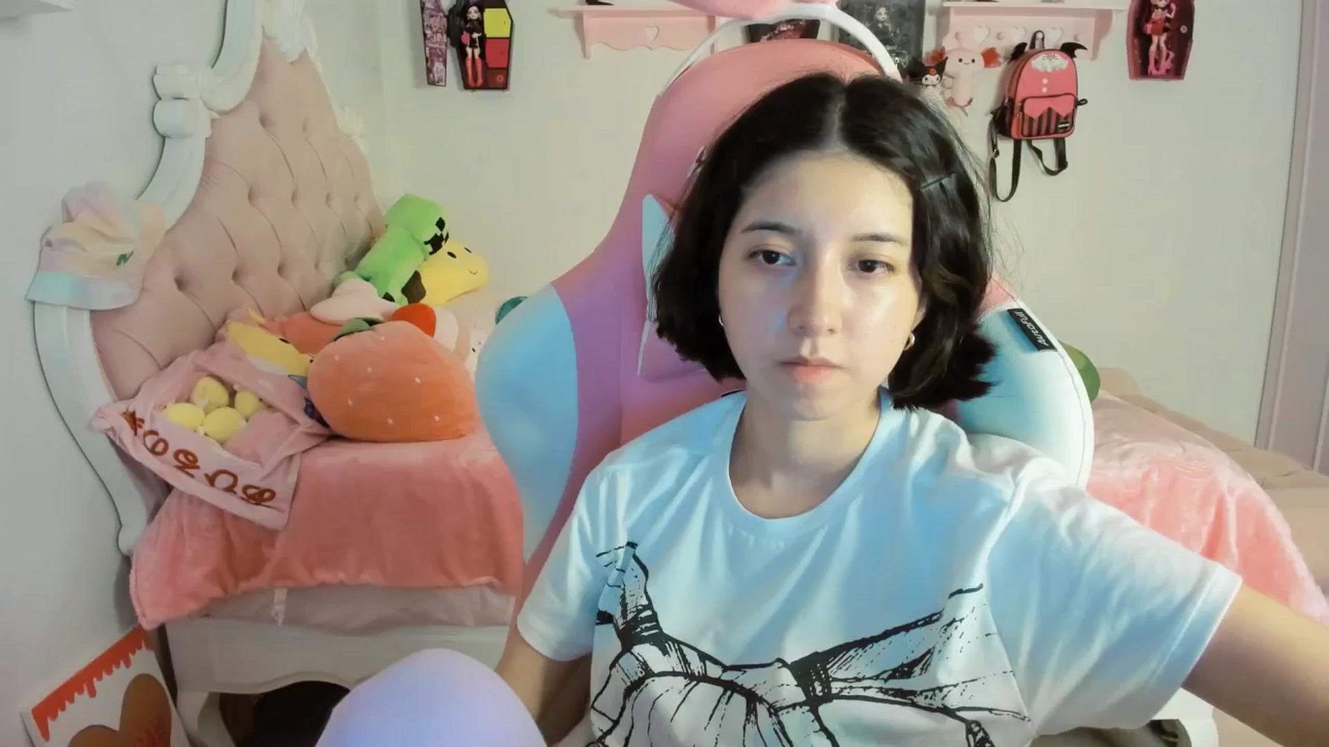 Gallery image thumbnail from Cherrycute666's myfreecams stream on, 08/22/2025, 05:47 image 5 of 20