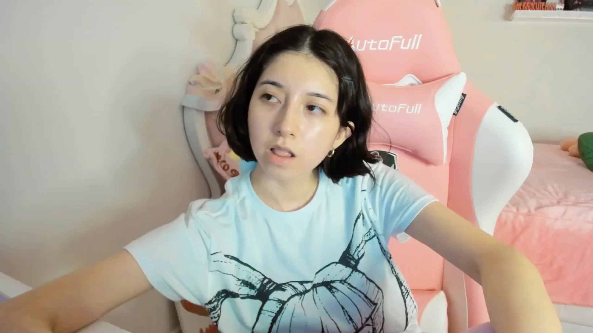 Gallery image thumbnail from Cherrycute666's myfreecams stream on, 08/22/2025, 05:47 image 10 of 20