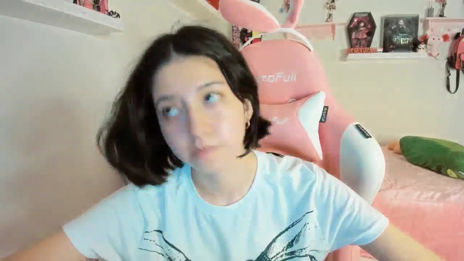 Gallery image thumbnail from Cherrycute666's myfreecams stream on, 08/22/2025, 05:47 image 15 of 20