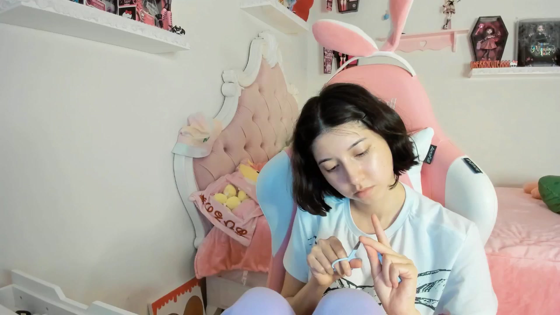Gallery image thumbnail from Cherrycute666's myfreecams stream on, 08/22/2025, 06:09 image 9 of 20