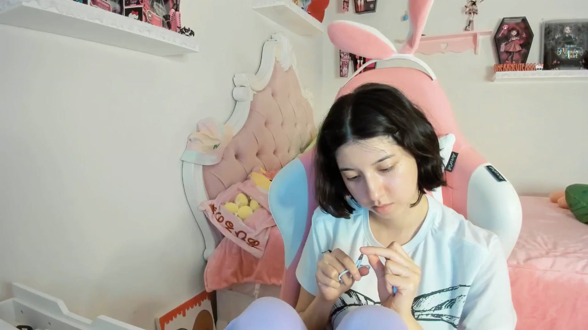 Gallery image thumbnail from Cherrycute666's myfreecams stream on, 08/22/2025, 06:09 image 11 of 20