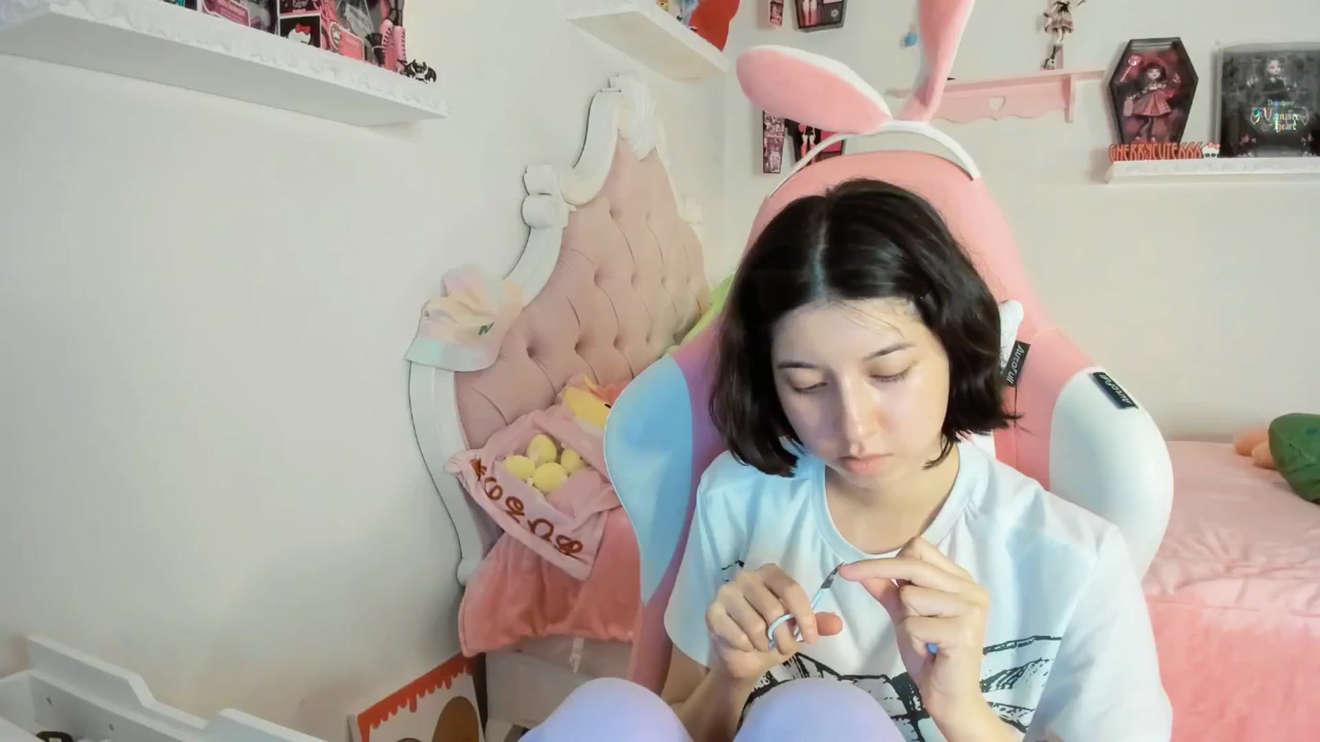 Gallery image thumbnail from Cherrycute666's myfreecams stream on, 08/22/2025, 06:09 image 10 of 20