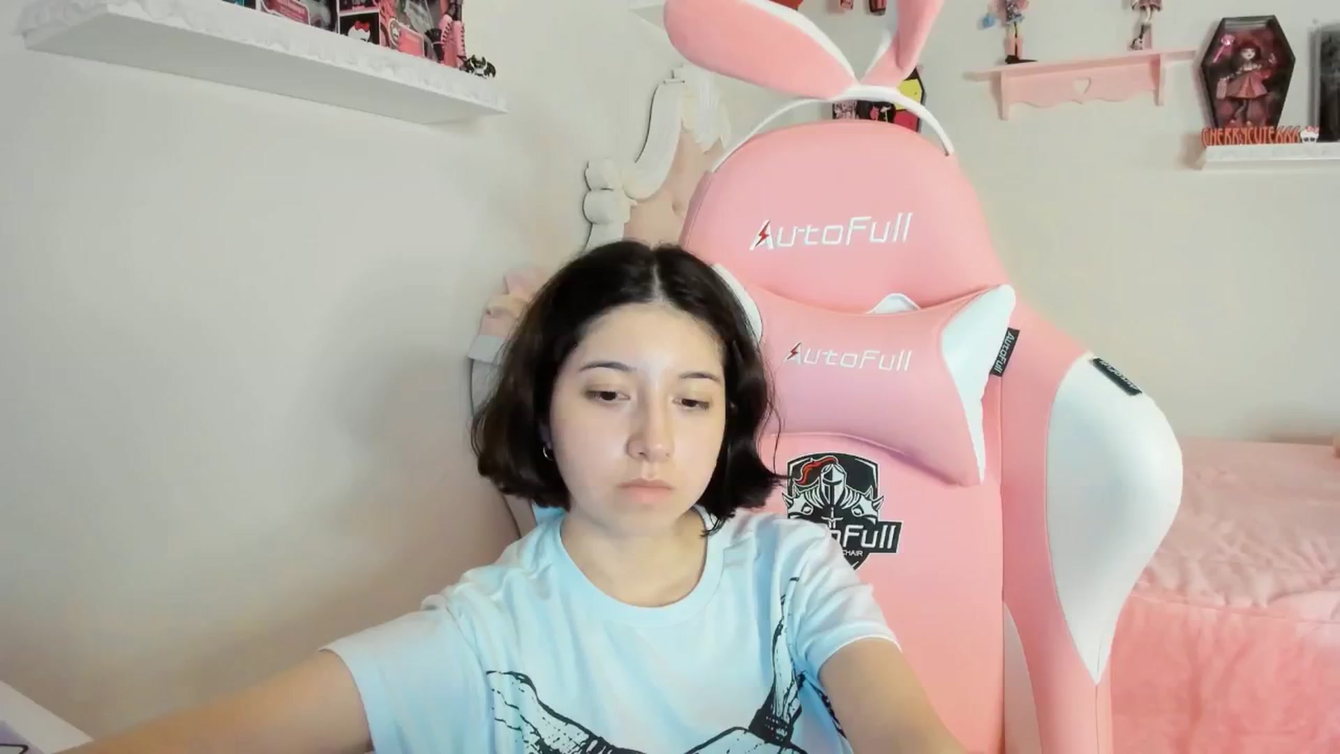 Gallery image thumbnail from Cherrycute666's myfreecams stream on, 08/22/2025, 06:09 image 4 of 20