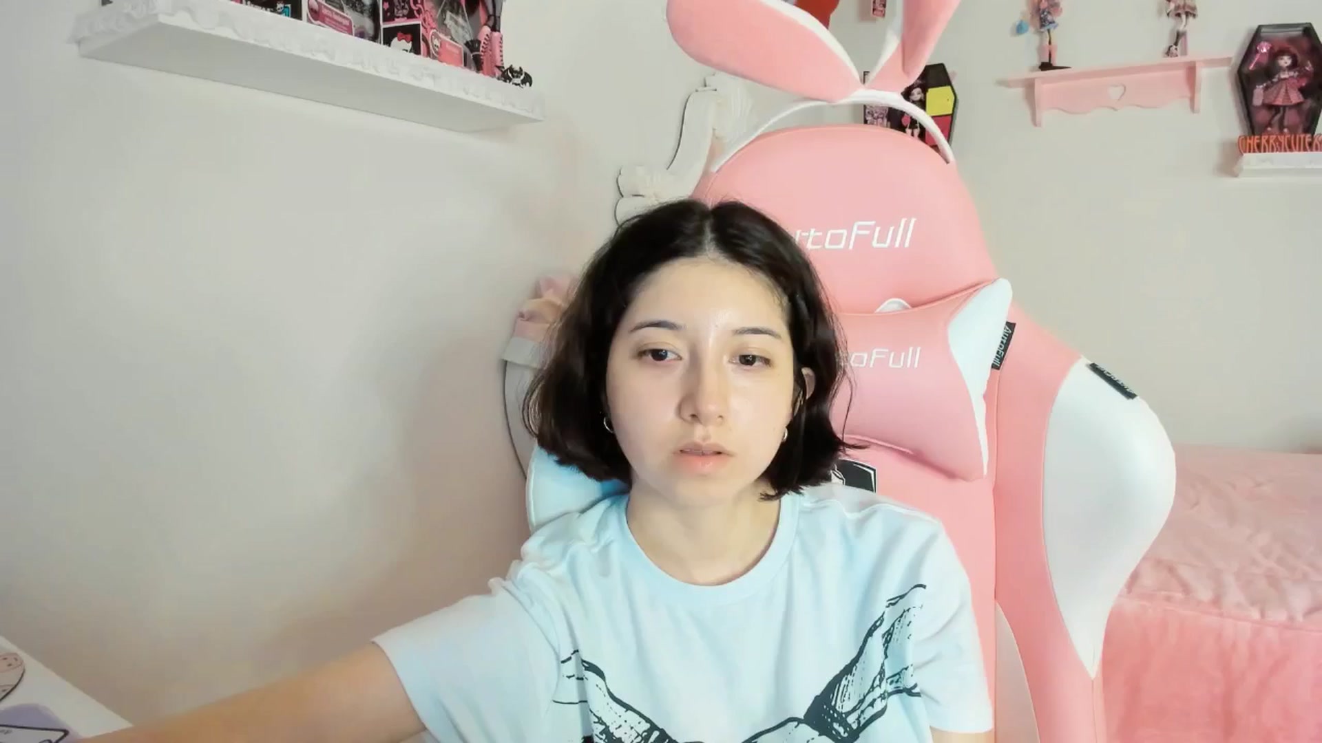 Gallery image thumbnail from Cherrycute666's myfreecams stream on, 08/22/2025, 06:09 image 1 of 20
