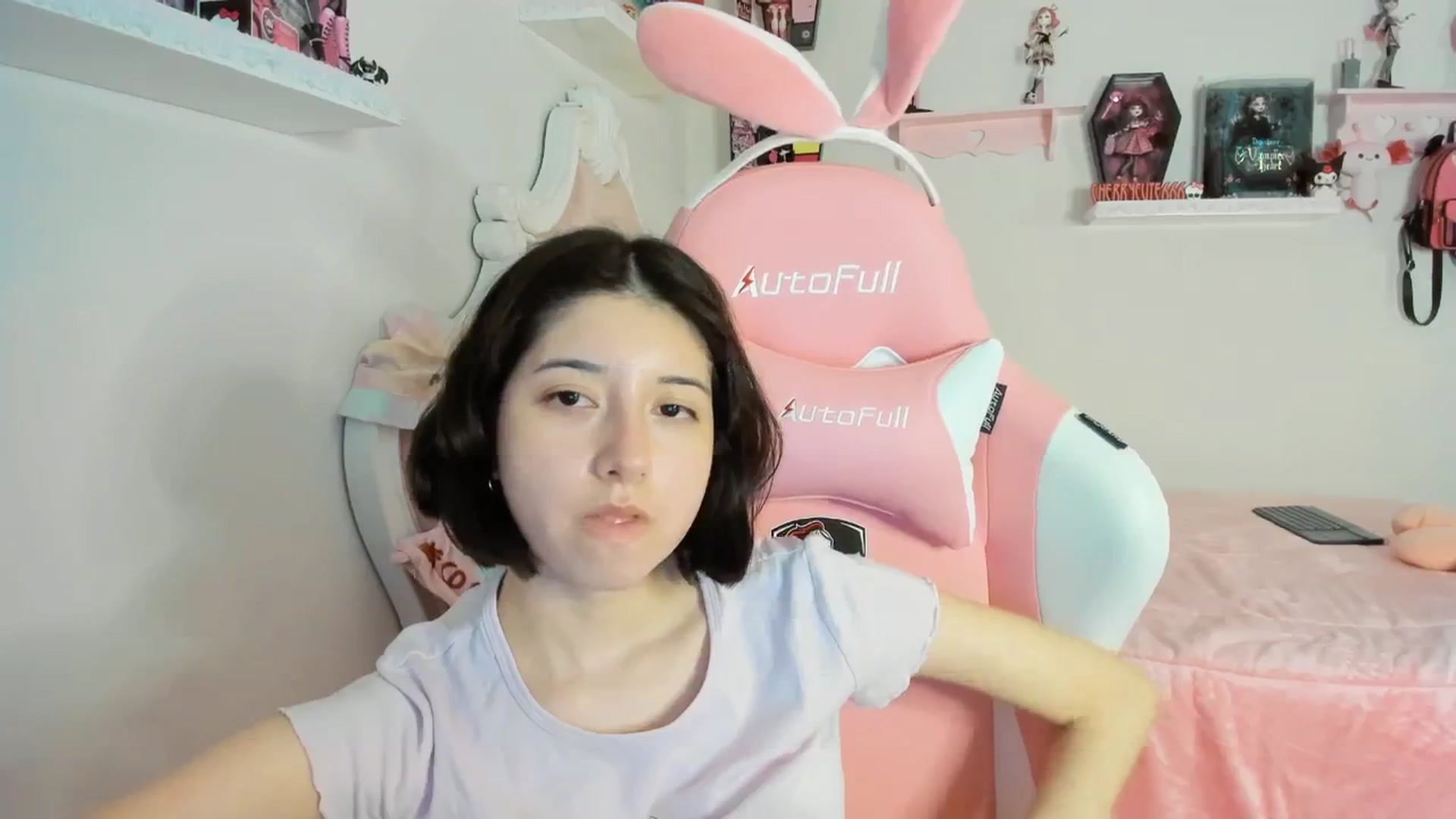 Gallery image thumbnail from Cherrycute666's myfreecams stream on, 08/22/2025, 23:01 image 5 of 20