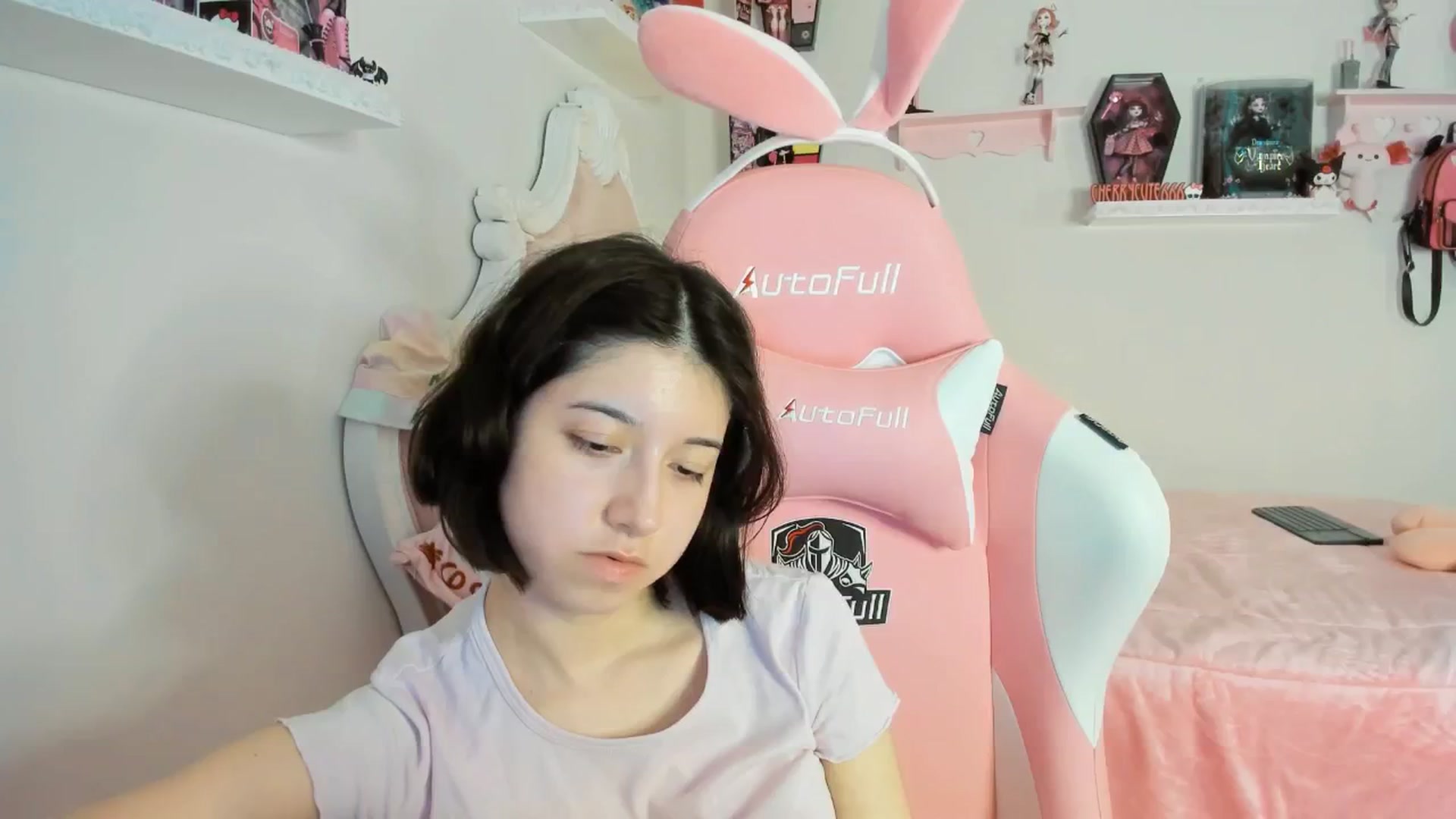 Gallery image thumbnail from Cherrycute666's myfreecams stream on, 08/22/2025, 23:01 image 8 of 20