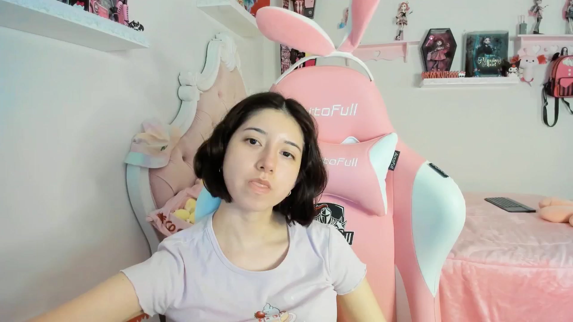 Gallery image thumbnail from Cherrycute666's myfreecams stream on, 08/22/2025, 23:01 image 2 of 20