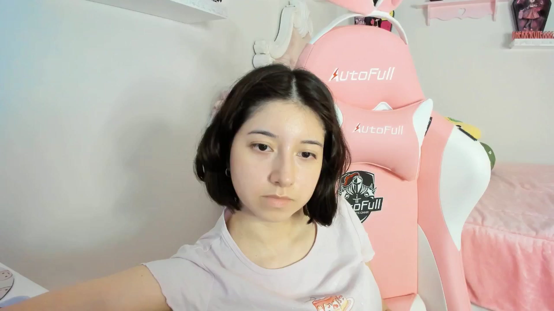 Gallery image thumbnail from Cherrycute666's myfreecams stream on, 08/22/2025, 23:01 image 17 of 20