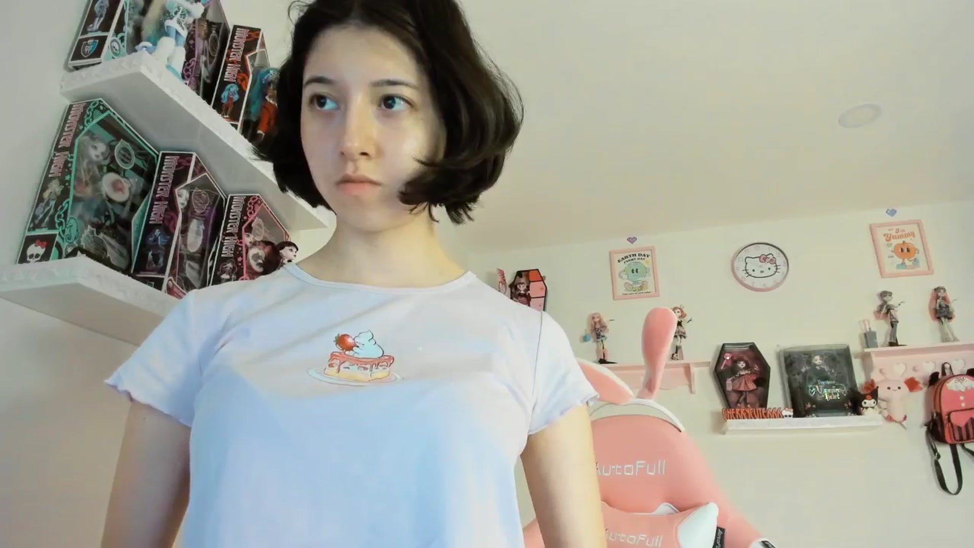 Gallery image thumbnail from Cherrycute666's myfreecams stream on, 08/23/2025, 24:02 image 6 of 20
