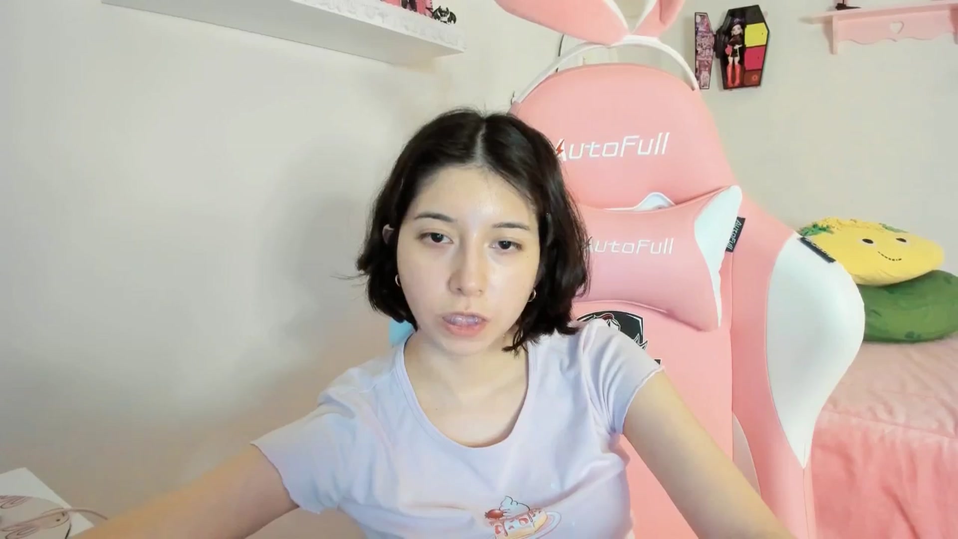 Gallery image thumbnail from Cherrycute666's myfreecams stream on, 08/23/2025, 24:02 image 10 of 20