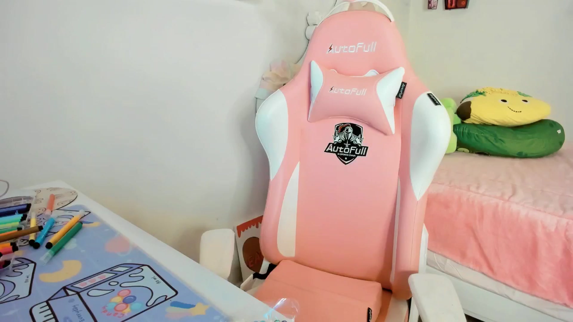 Gallery image thumbnail from Cherrycute666's myfreecams stream on, 08/23/2025, 24:02 image 19 of 20