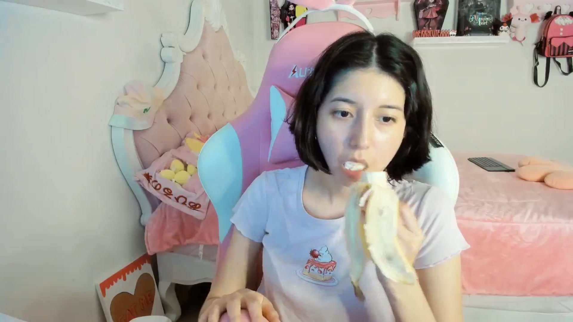 Gallery image thumbnail from Cherrycute666's myfreecams stream on, 08/23/2025, 04:45 image 17 of 20