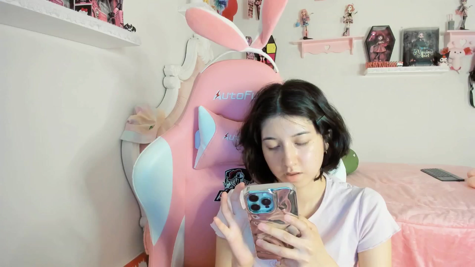 Gallery image thumbnail from Cherrycute666's myfreecams stream on, 08/23/2025, 04:45 image 6 of 20