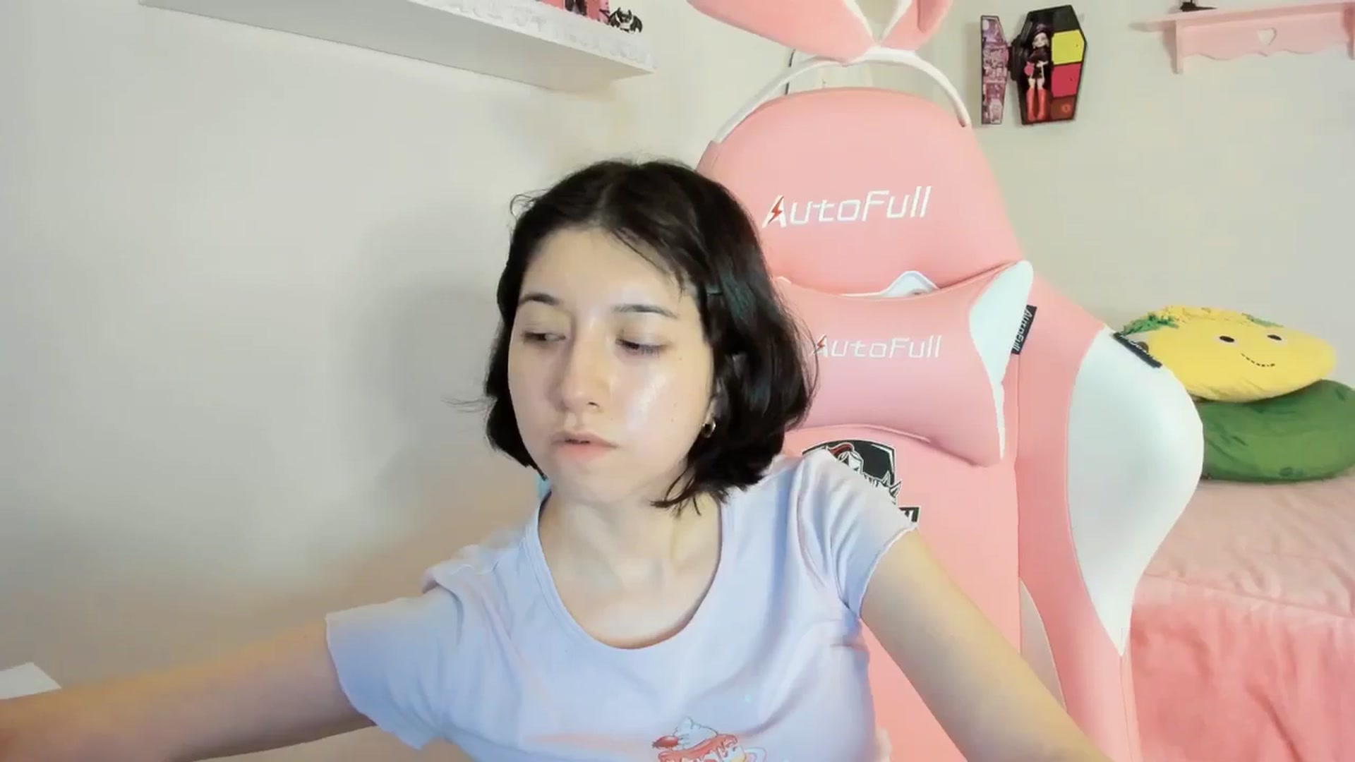 Gallery image thumbnail from Cherrycute666's myfreecams stream on, 08/23/2025, 04:45 image 4 of 20