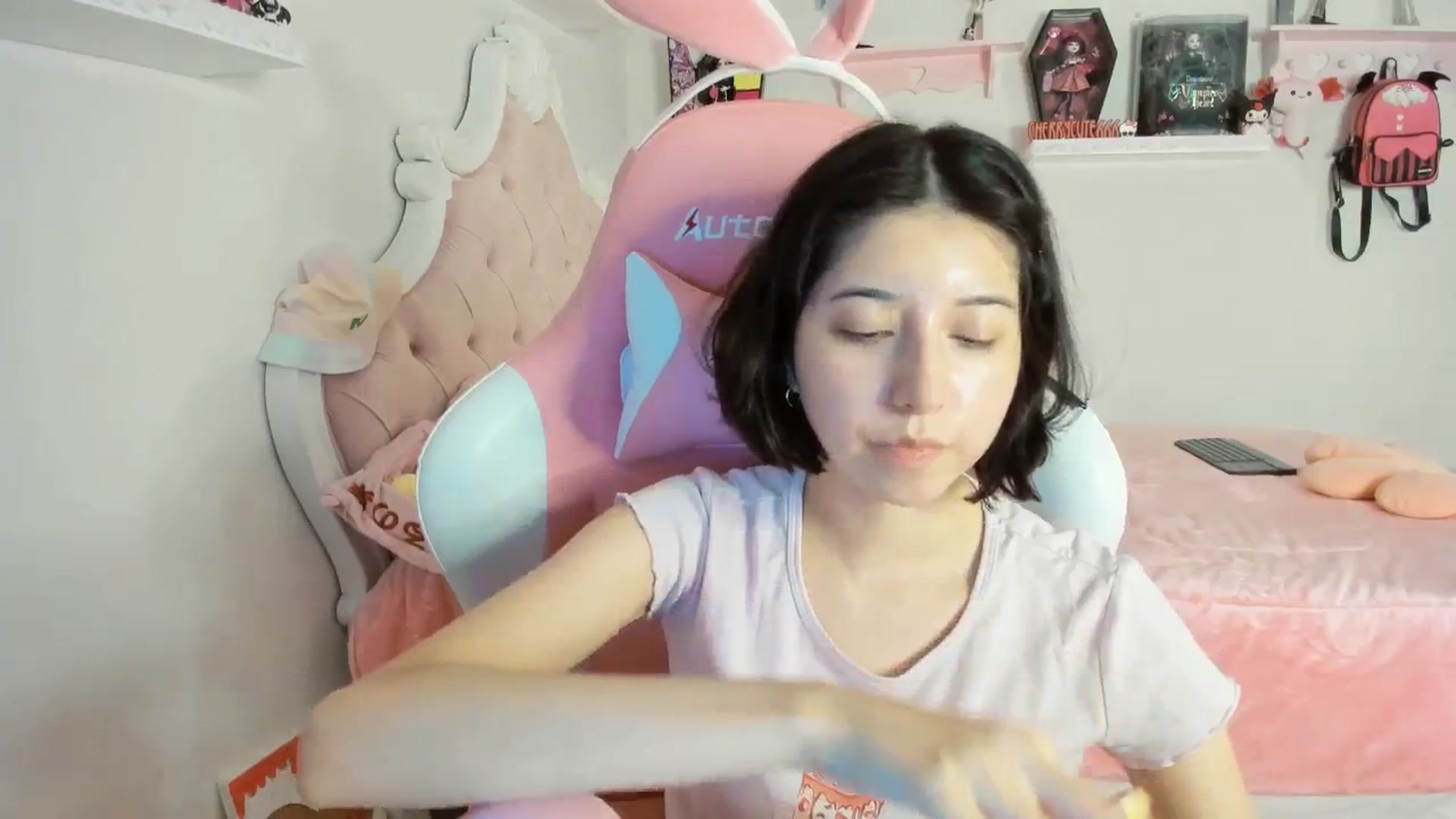 Gallery image thumbnail from Cherrycute666's myfreecams stream on, 08/23/2025, 05:34 image 20 of 20