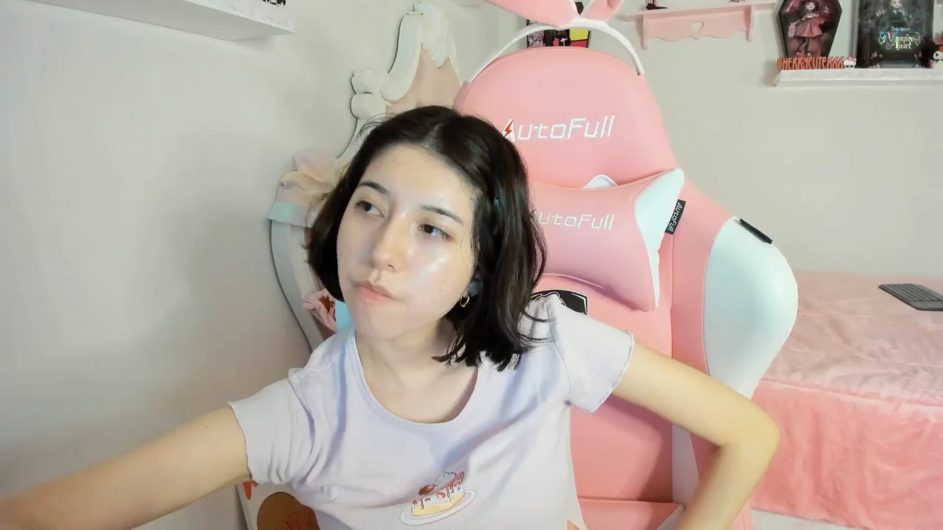 Gallery image thumbnail from Cherrycute666's myfreecams stream on, 08/23/2025, 05:34 image 14 of 20