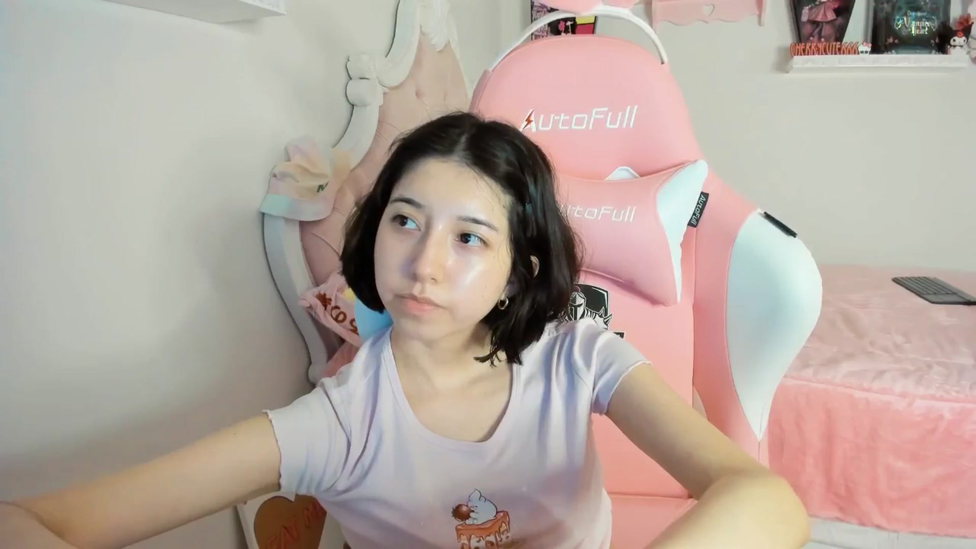 Gallery image thumbnail from Cherrycute666's myfreecams stream on, 08/23/2025, 05:34 image 19 of 20