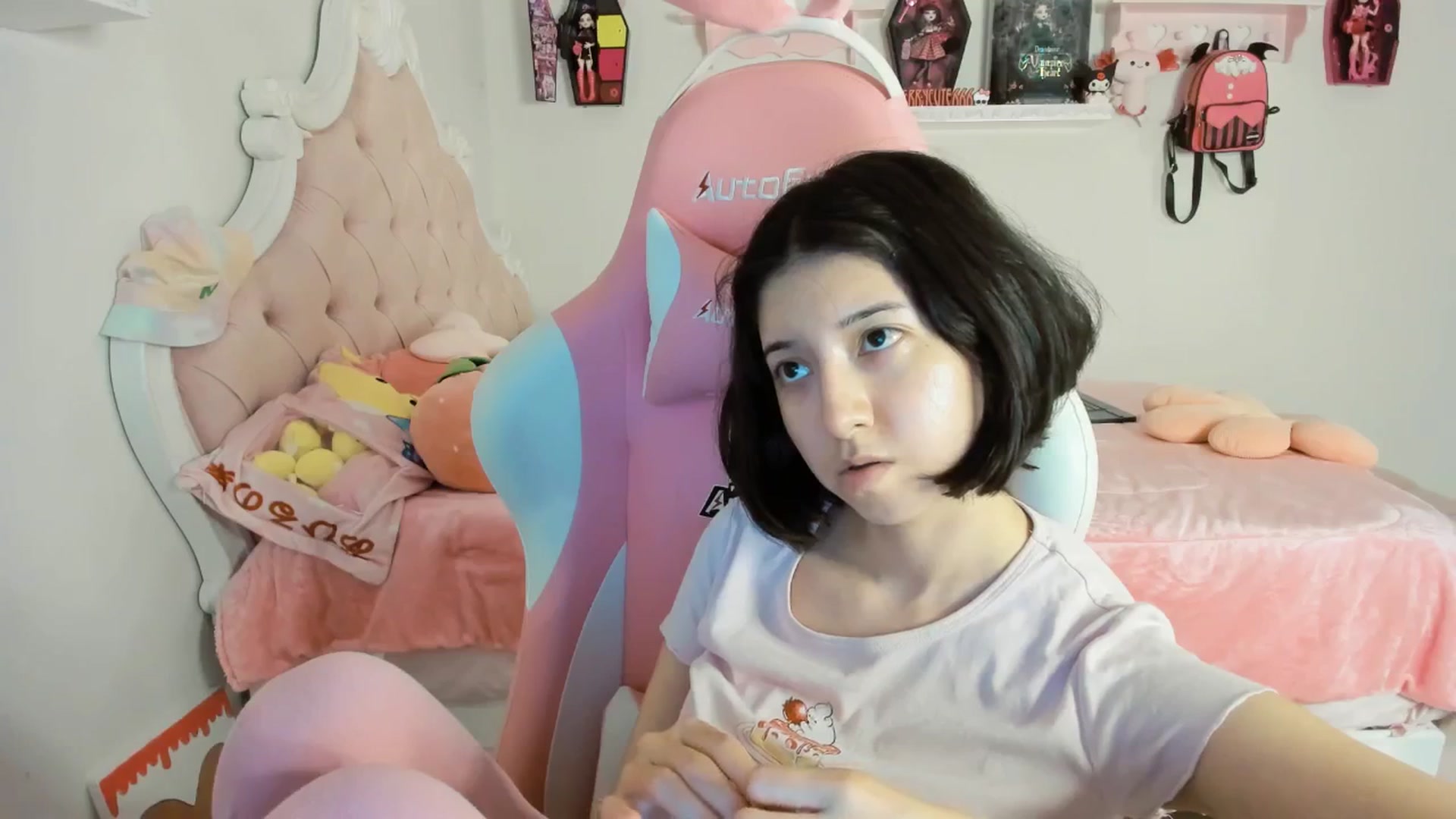 Gallery image thumbnail from Cherrycute666's myfreecams stream on, 08/23/2025, 05:34 image 2 of 20