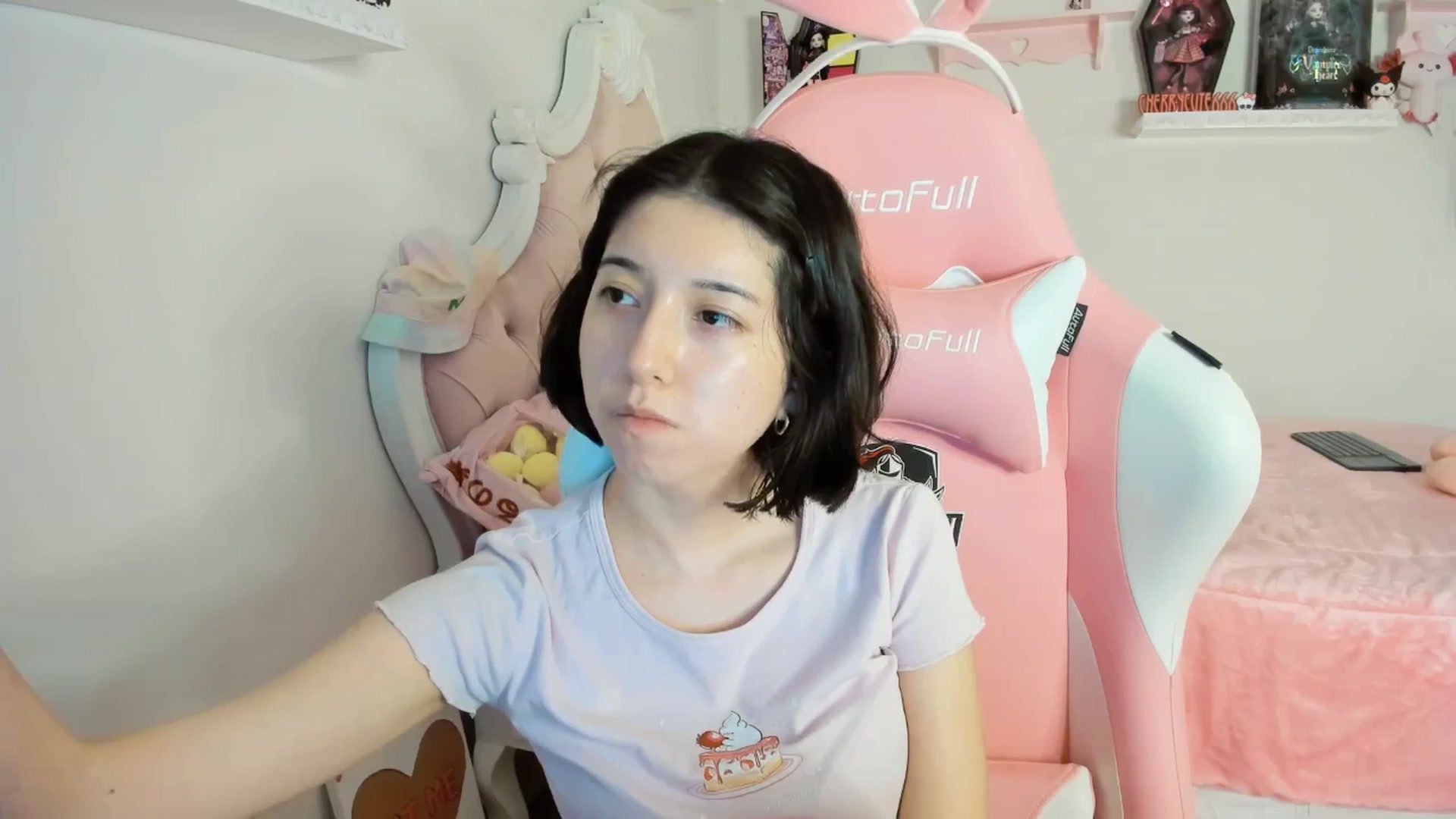 Gallery image thumbnail from Cherrycute666's myfreecams stream on, 08/23/2025, 05:34 image 9 of 20