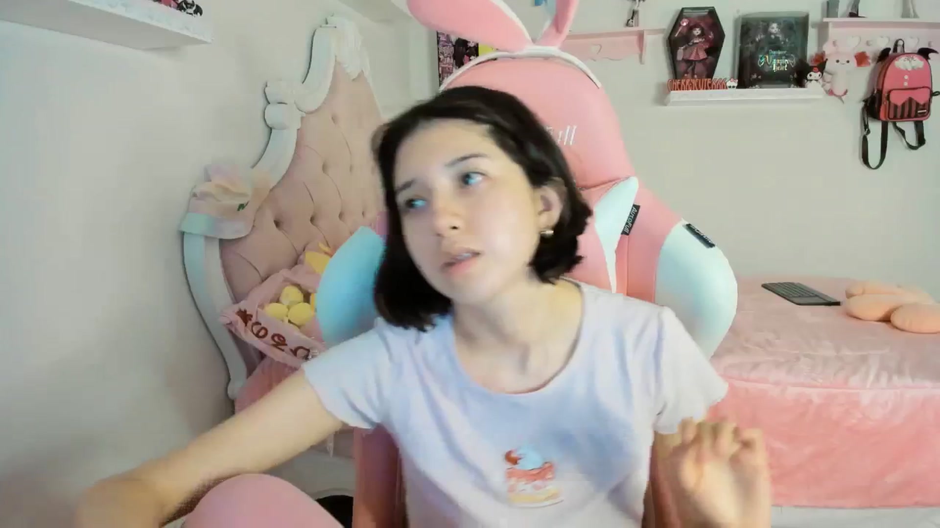 Gallery image thumbnail from Cherrycute666's myfreecams stream on, 08/23/2025, 07:16 image 17 of 20