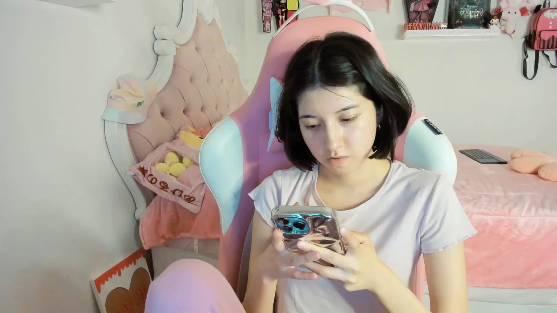 Gallery image thumbnail from Cherrycute666's myfreecams stream on, 08/23/2025, 07:16 image 6 of 20