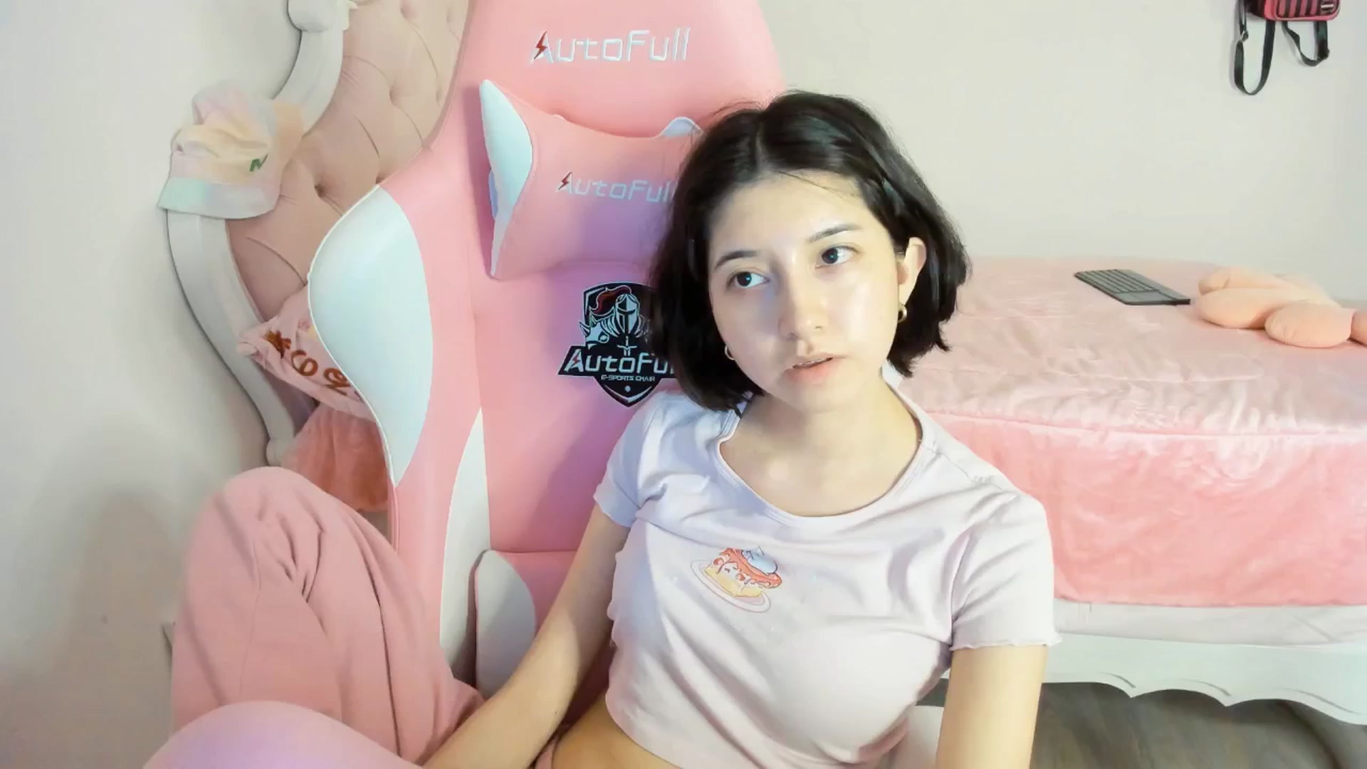 Gallery image thumbnail from Cherrycute666's myfreecams stream on, 08/23/2025, 07:16 image 1 of 20