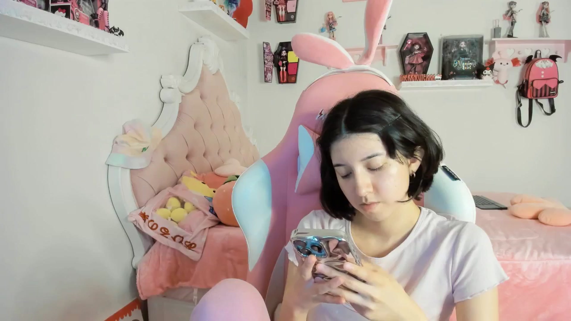 Gallery image thumbnail from Cherrycute666's myfreecams stream on, 08/23/2025, 07:16 image 16 of 20