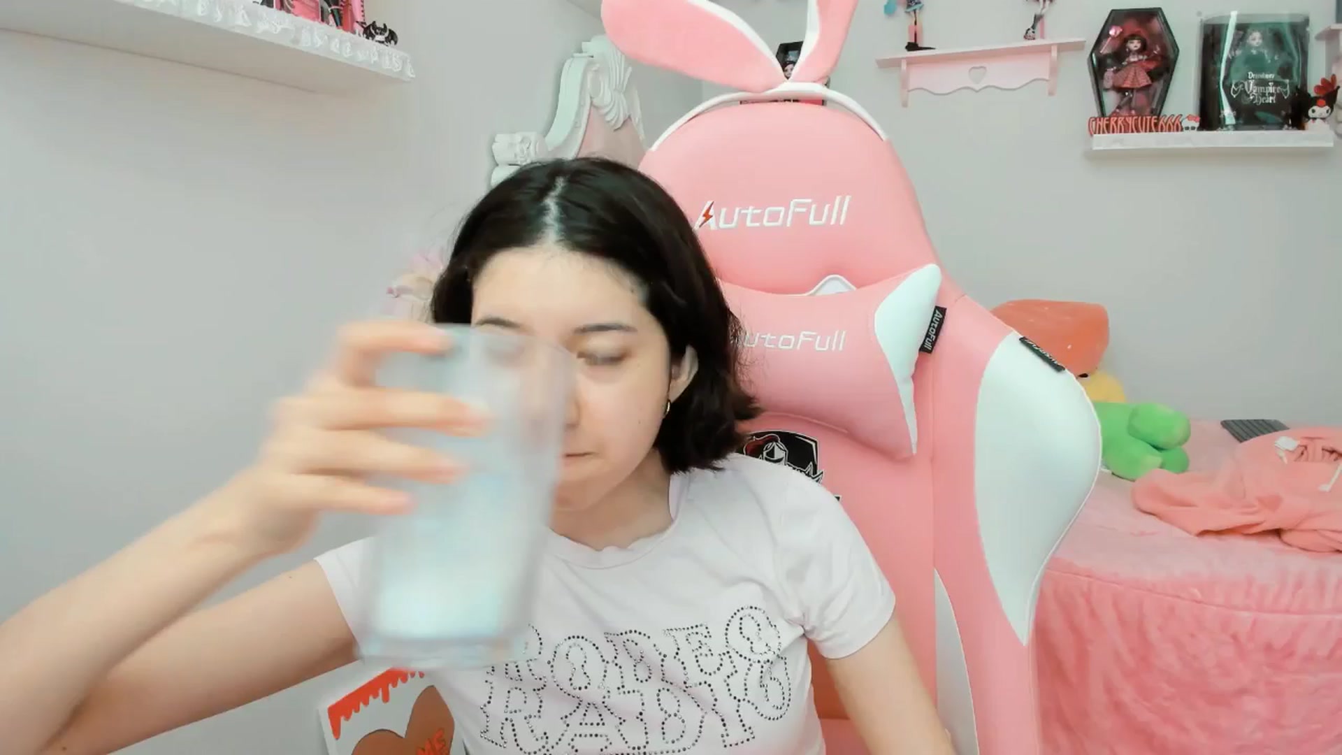 Gallery image thumbnail from Cherrycute666's myfreecams stream on, 08/23/2025, 23:26 image 6 of 20