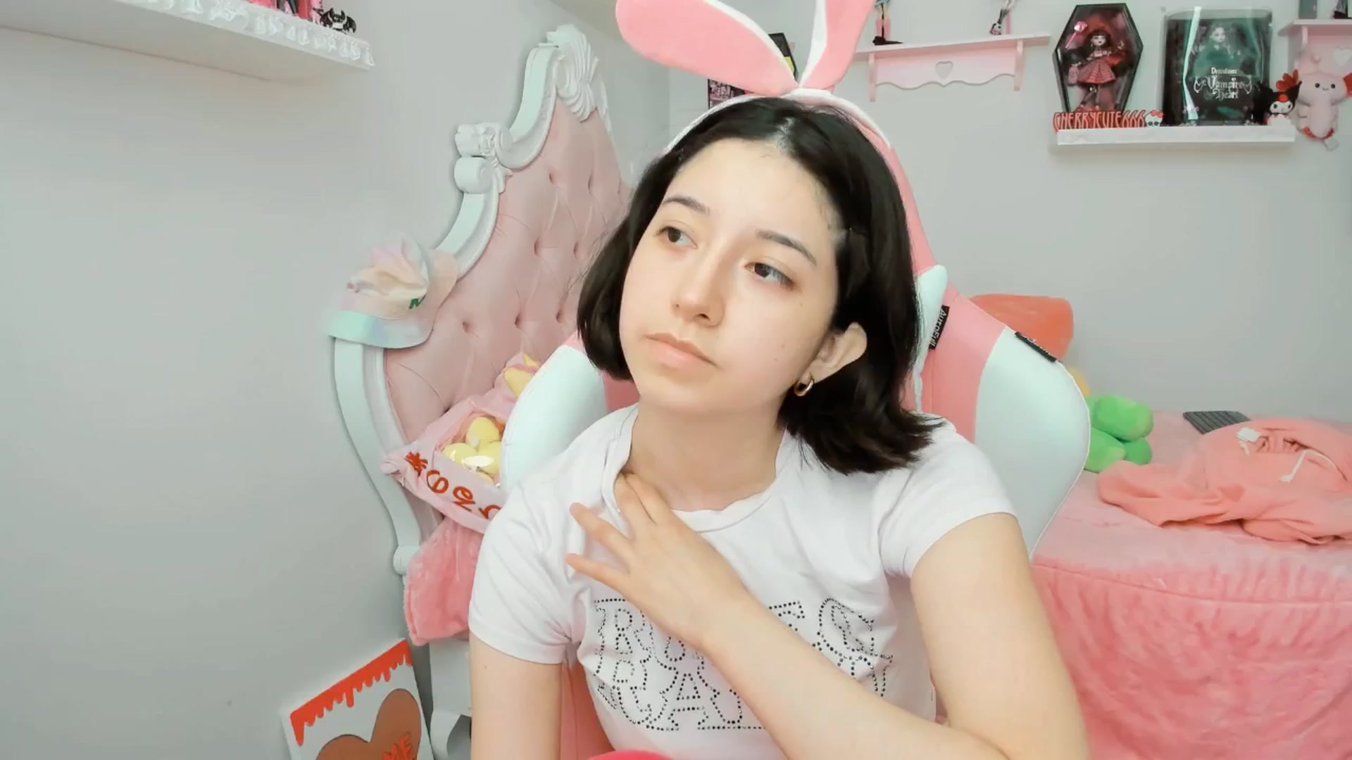 Gallery image thumbnail from Cherrycute666's myfreecams stream on, 08/23/2025, 23:26 image 13 of 20