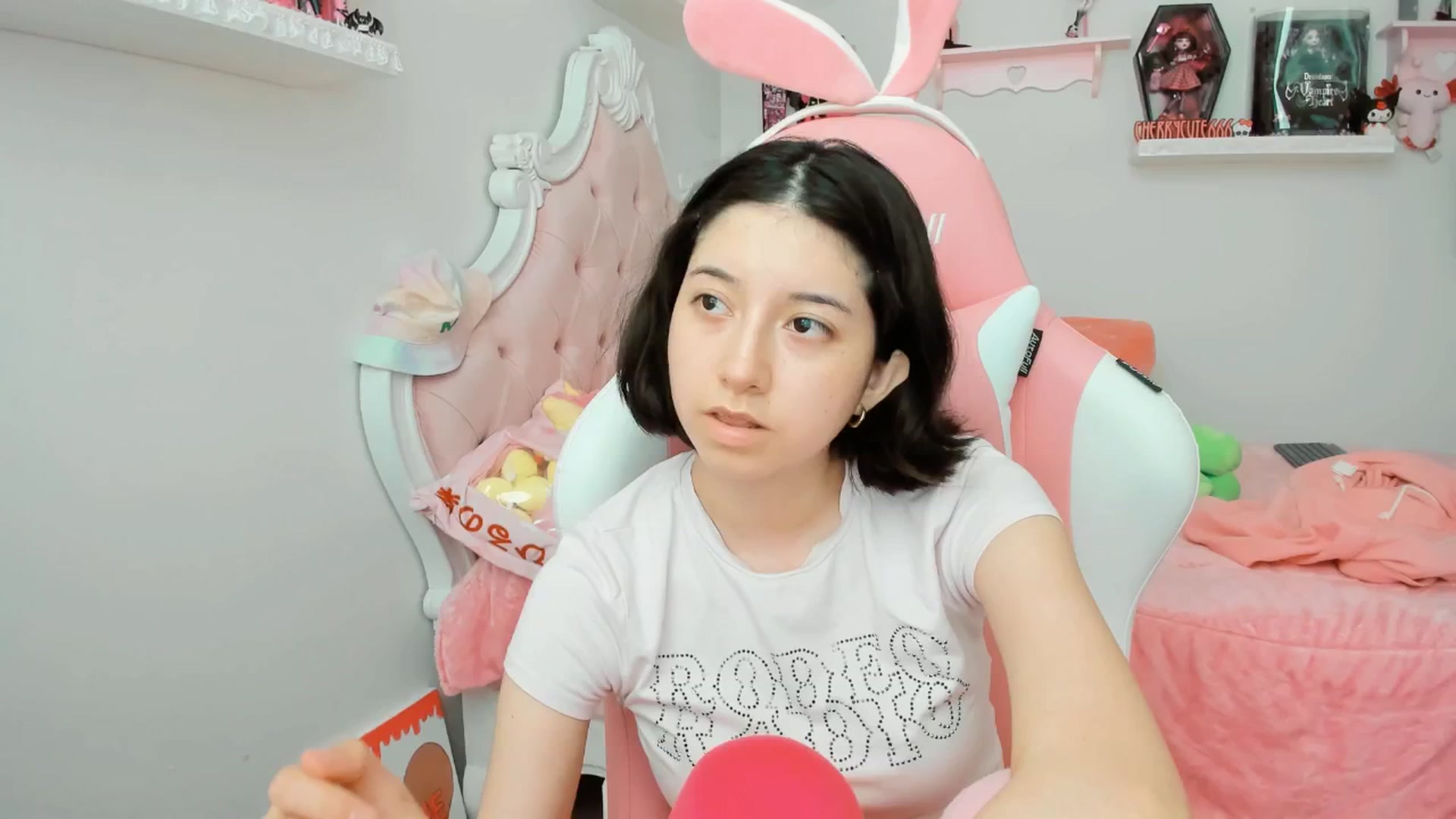 Gallery image thumbnail from Cherrycute666's myfreecams stream on, 08/23/2025, 23:26 image 14 of 20
