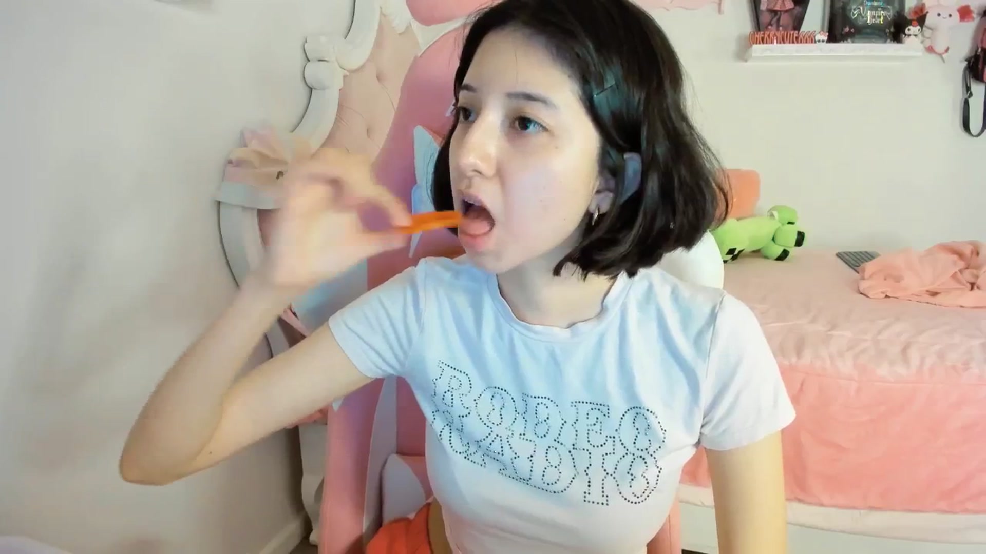 Gallery image thumbnail from Cherrycute666's myfreecams stream on, 08/24/2025, 07:33 image 19 of 20