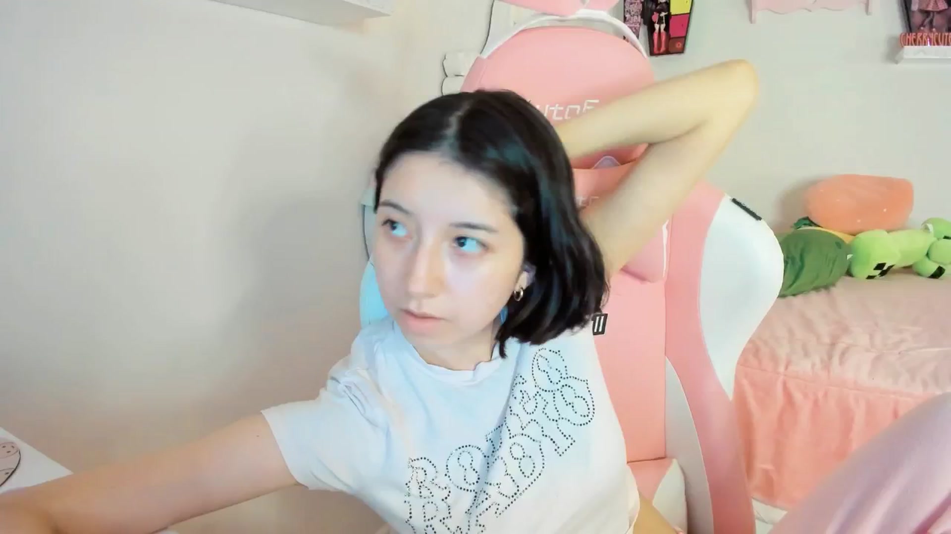 Gallery image thumbnail from Cherrycute666's myfreecams stream on, 08/24/2025, 07:33 image 13 of 20