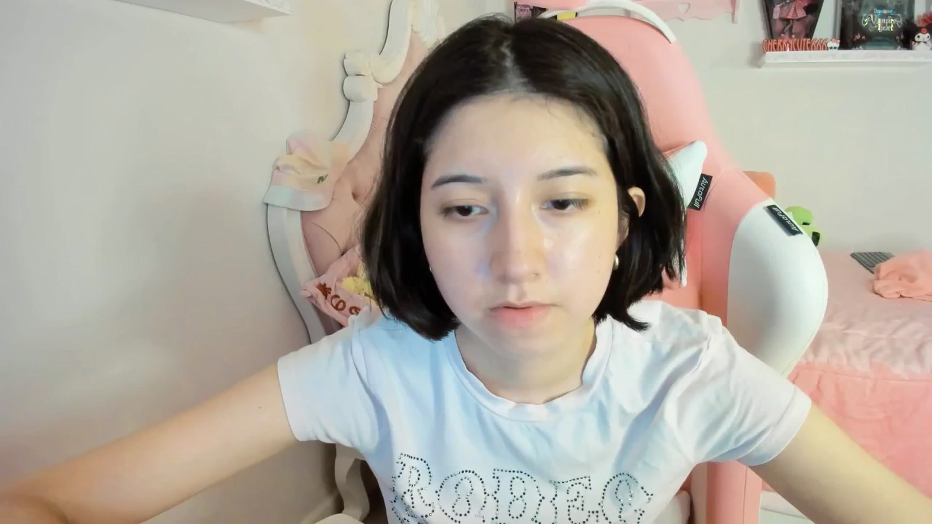 Gallery image thumbnail from Cherrycute666's myfreecams stream on, 08/24/2025, 07:33 image 12 of 20