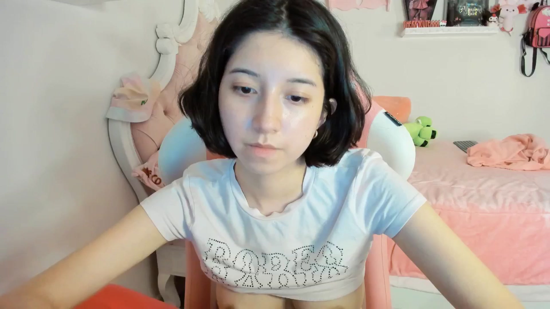 Gallery image thumbnail from Cherrycute666's myfreecams stream on, 08/24/2025, 07:33 image 16 of 20