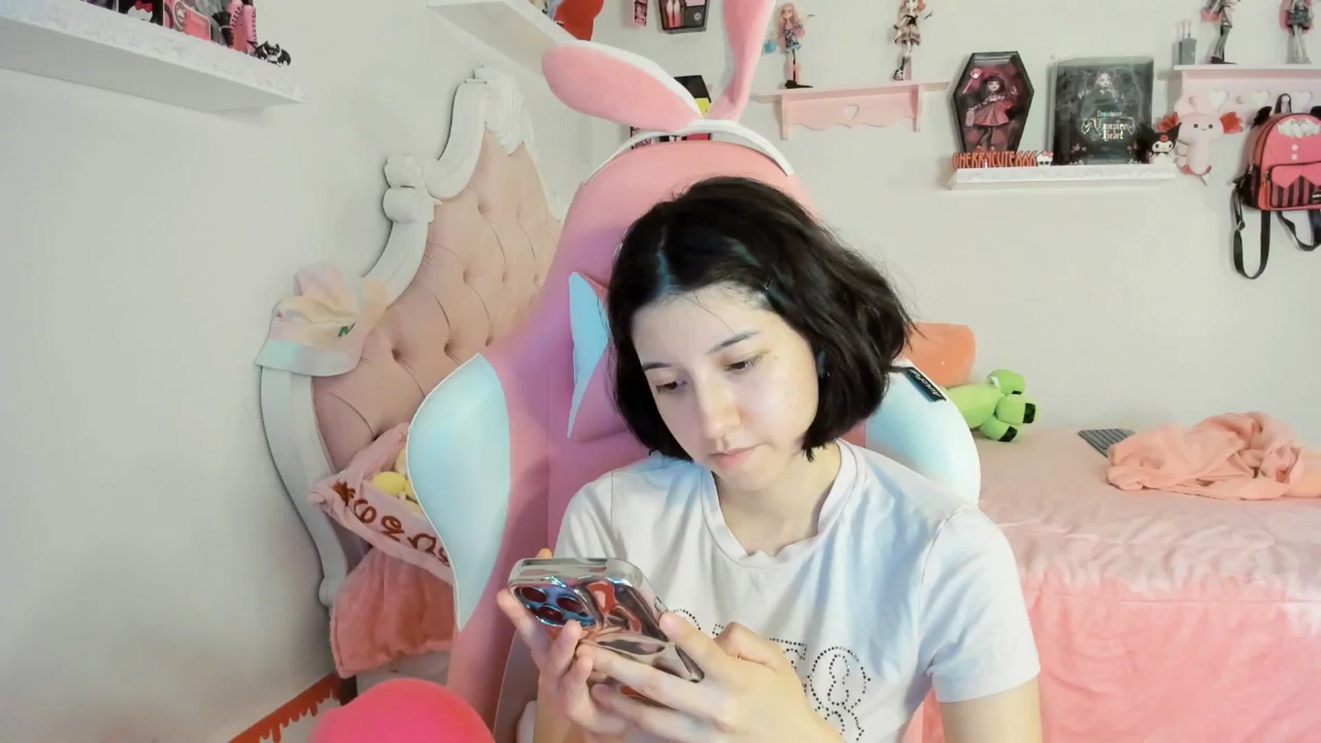 Gallery image thumbnail from Cherrycute666's myfreecams stream on, 08/24/2025, 07:33 image 2 of 20