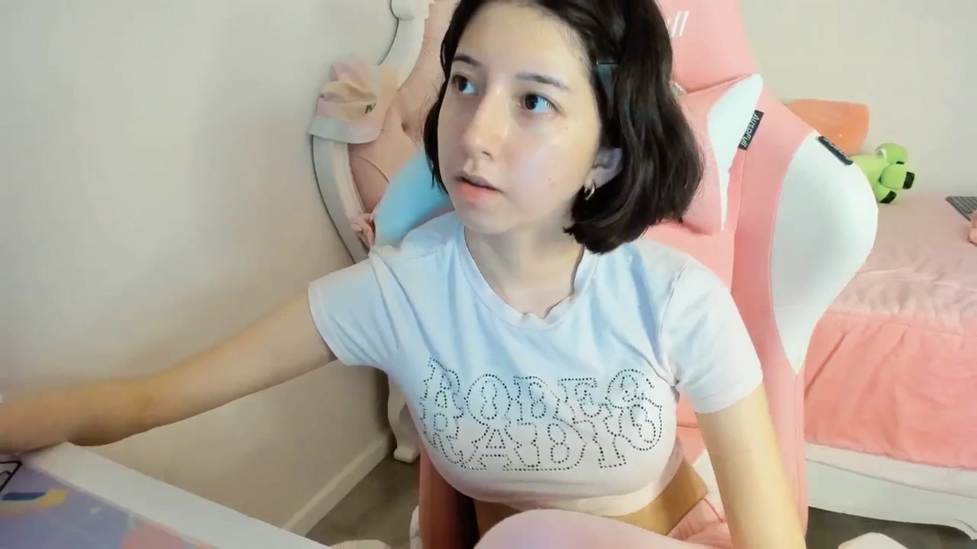 Gallery image thumbnail from Cherrycute666's myfreecams stream on, 08/24/2025, 08:32 image 9 of 20