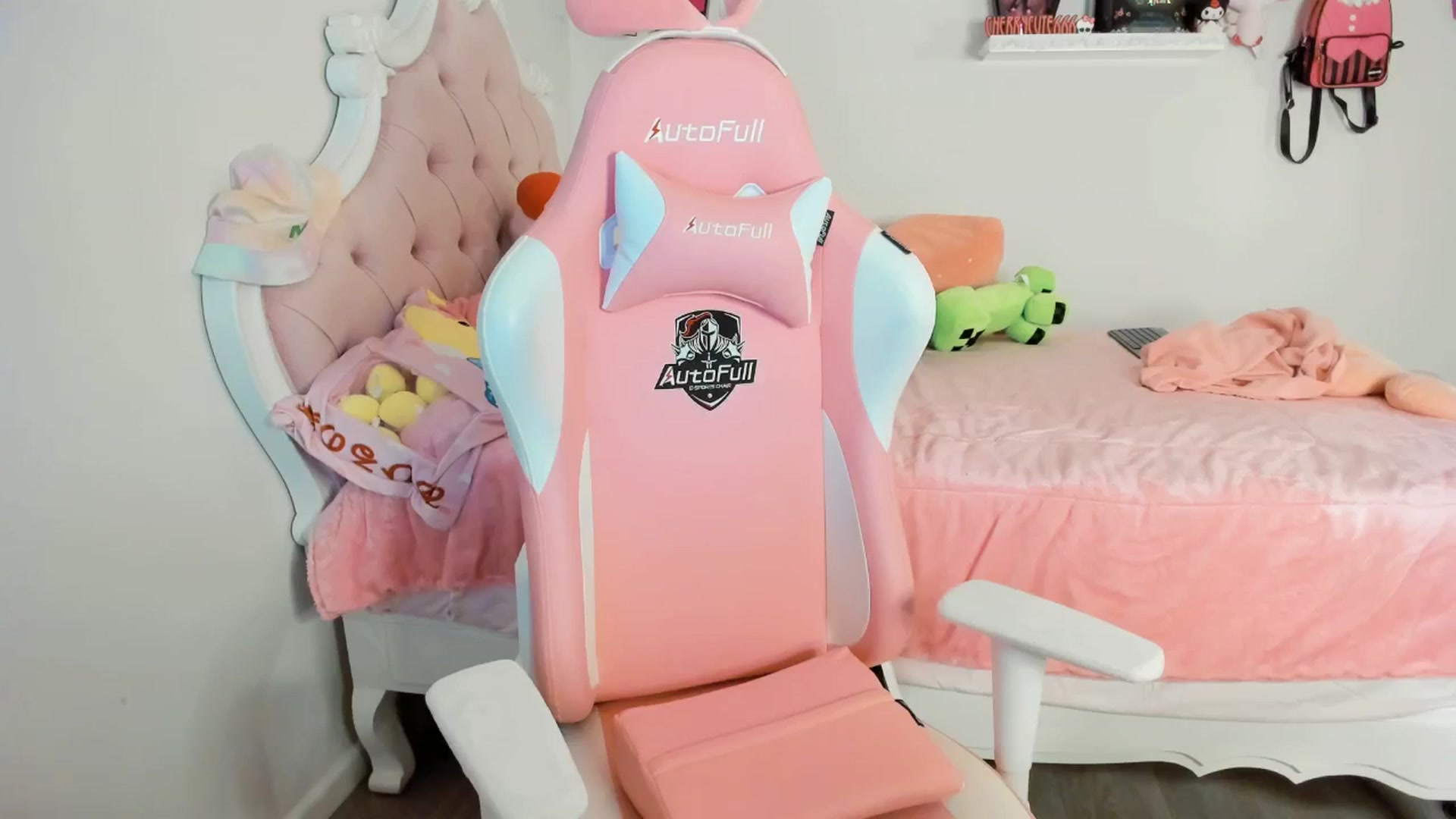 Gallery image thumbnail from Cherrycute666's myfreecams stream on, 08/24/2025, 08:32 image 20 of 20