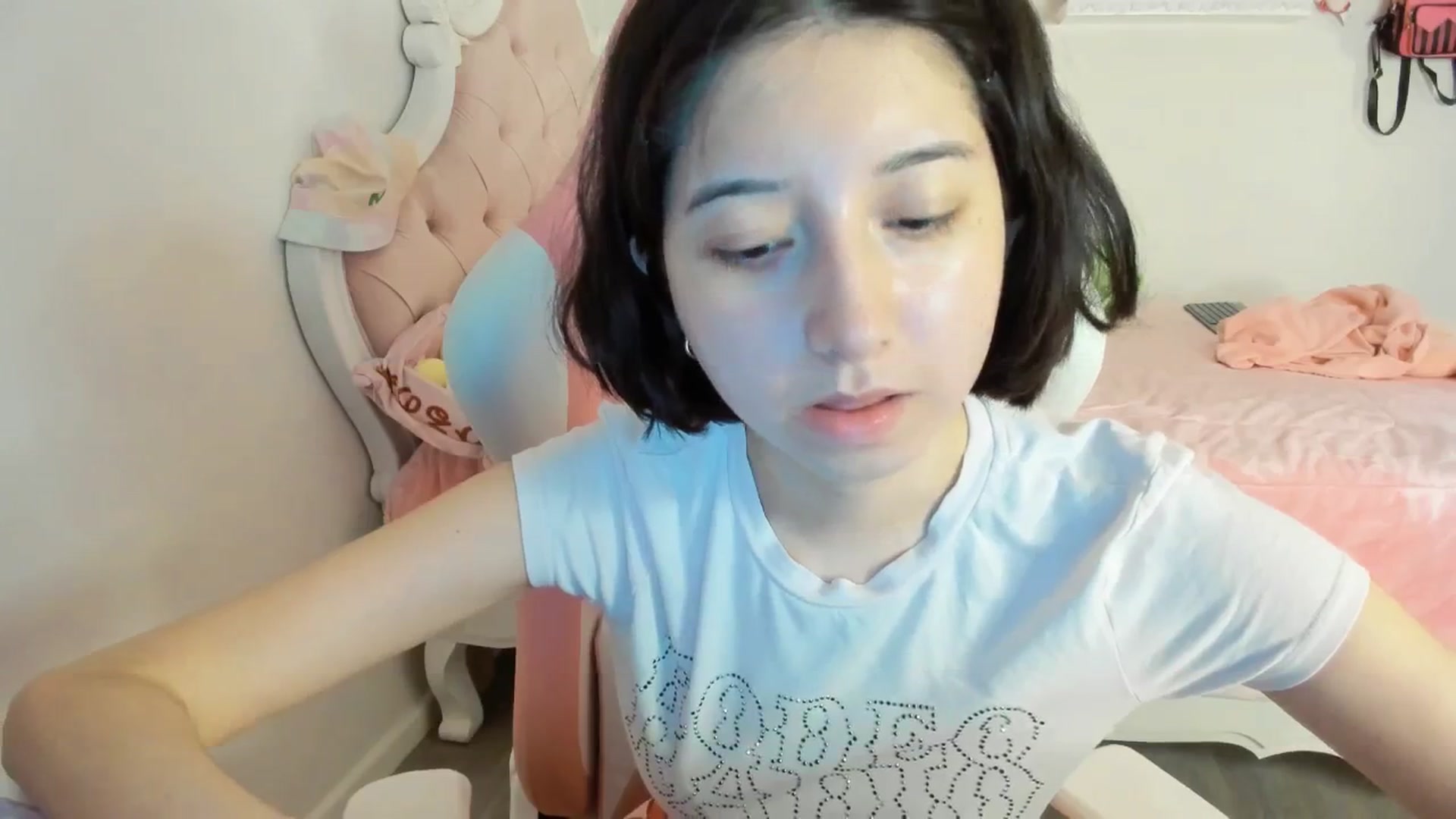 Gallery image thumbnail from Cherrycute666's myfreecams stream on, 08/24/2025, 08:32 image 13 of 20