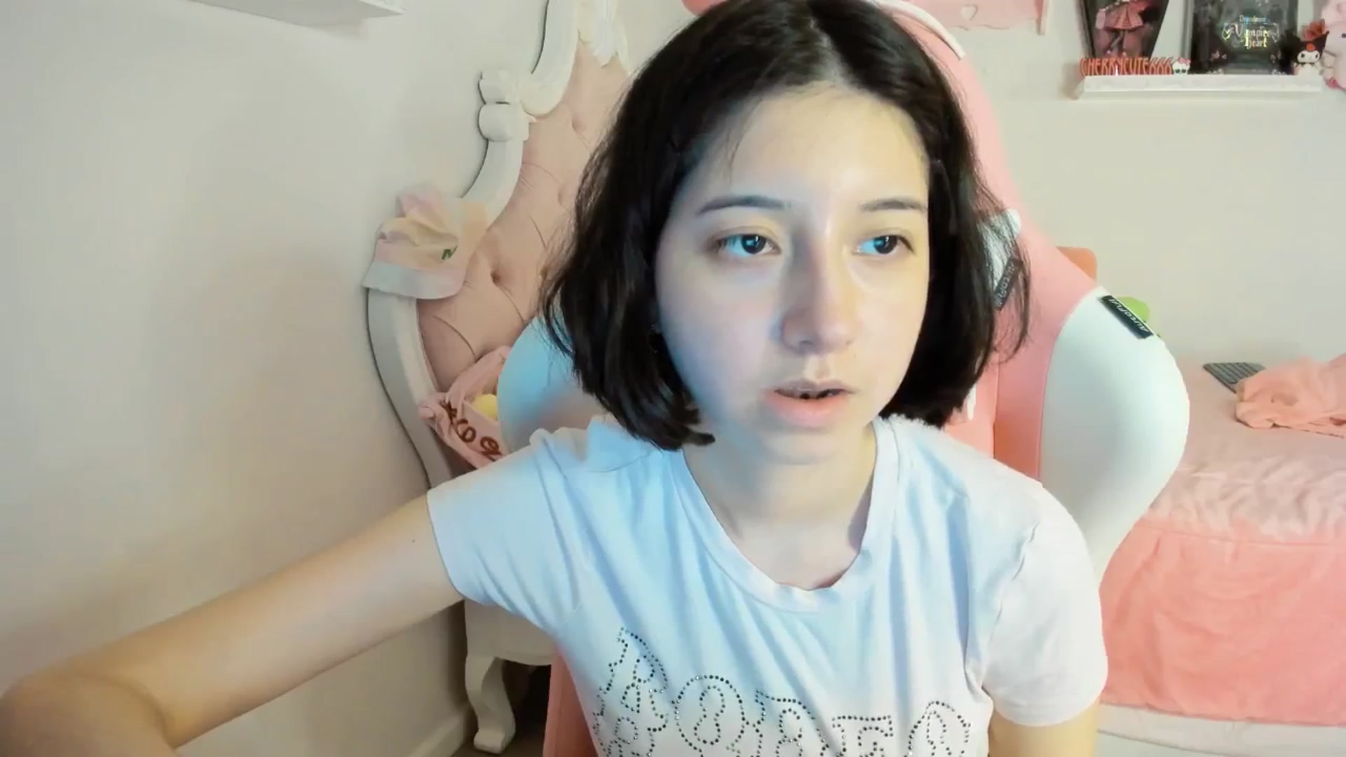 Gallery image thumbnail from Cherrycute666's myfreecams stream on, 08/24/2025, 08:32 image 8 of 20