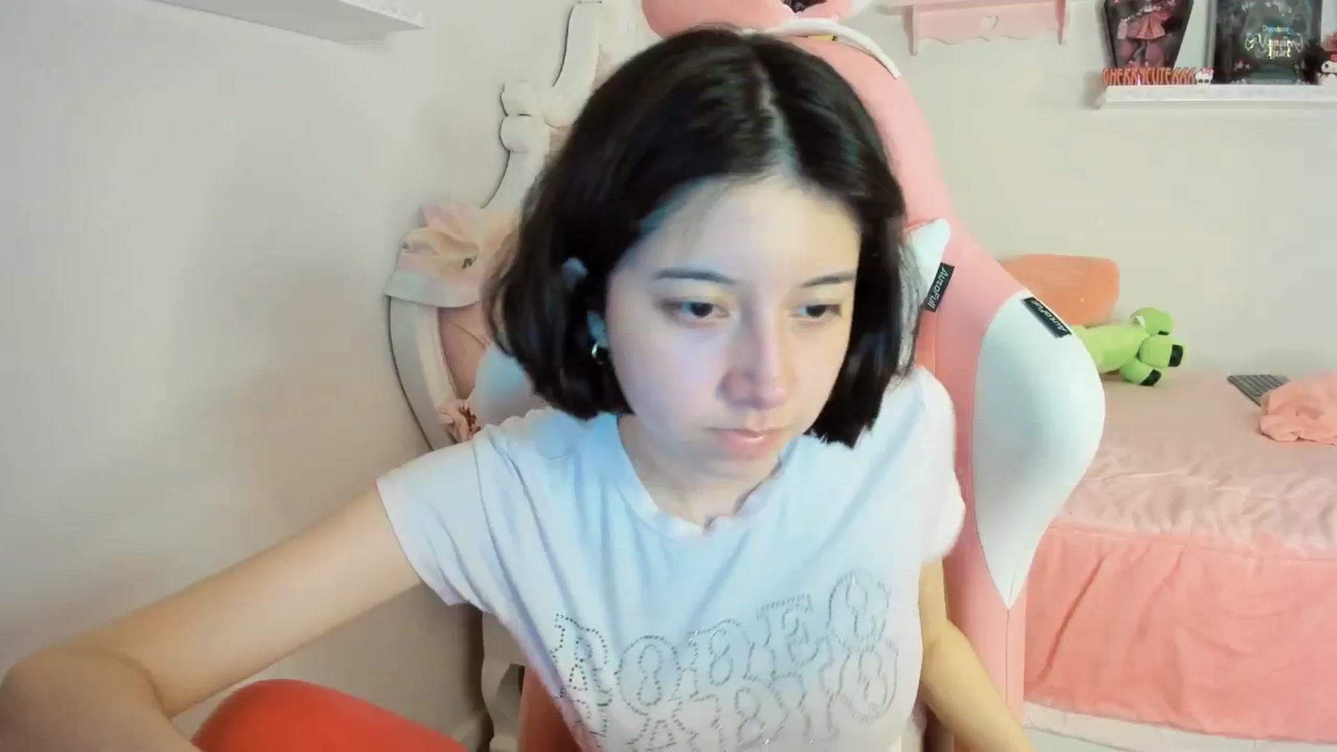 Gallery image thumbnail from Cherrycute666's myfreecams stream on, 08/24/2025, 08:32 image 3 of 20