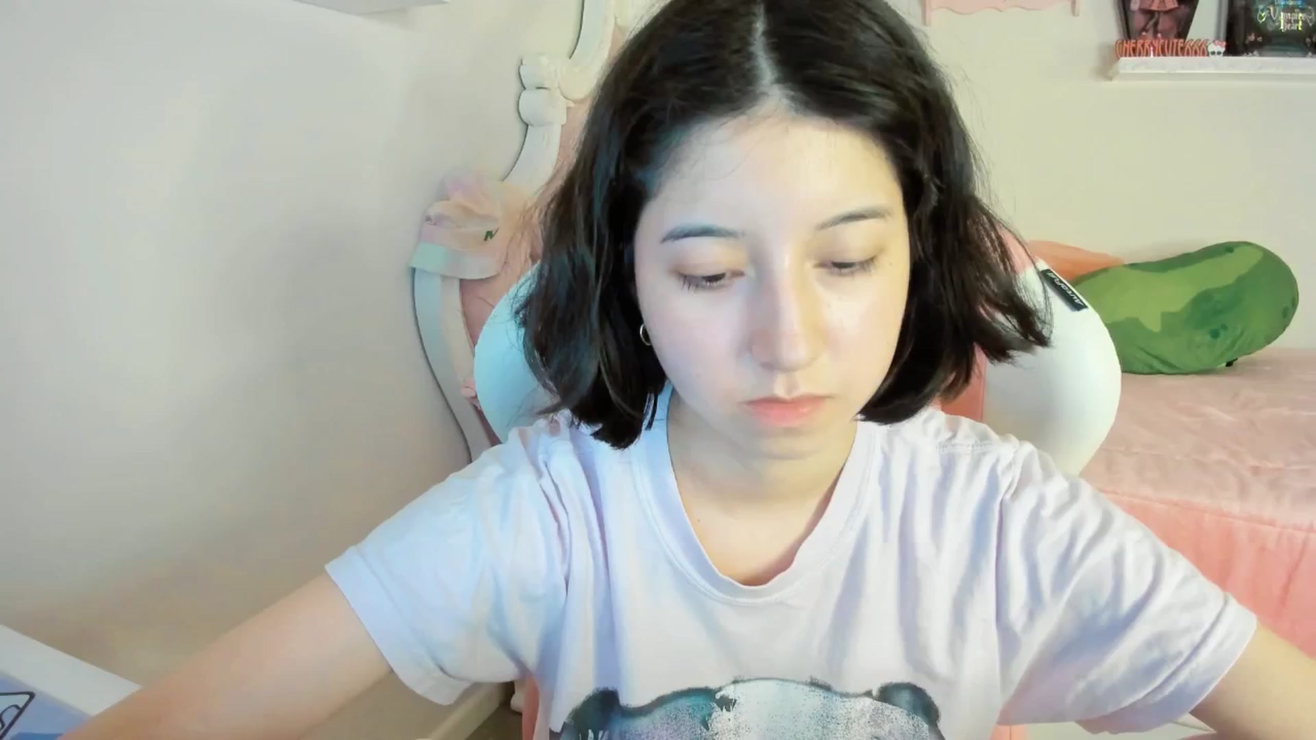 Gallery image thumbnail from Cherrycute666's myfreecams stream on, 08/25/2025, 04:13 image 20 of 20
