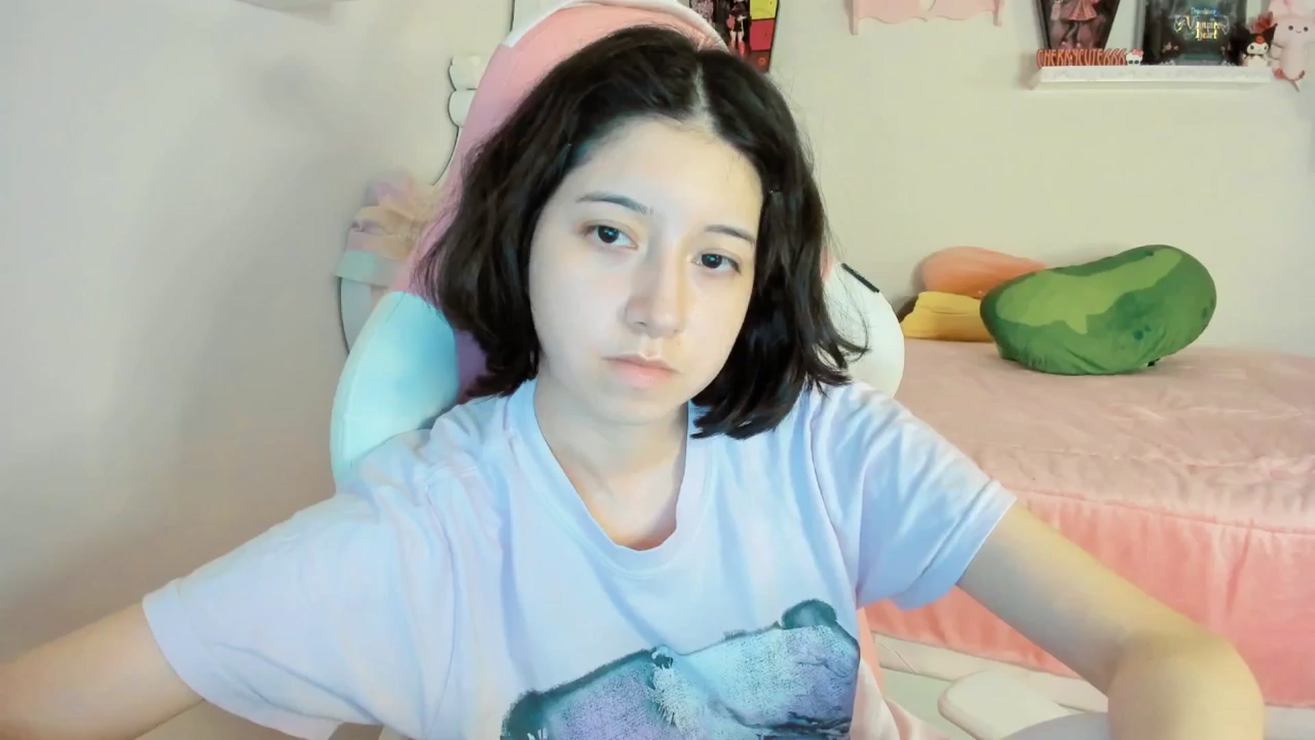 Gallery image thumbnail from Cherrycute666's myfreecams stream on, 08/25/2025, 04:13 image 10 of 20