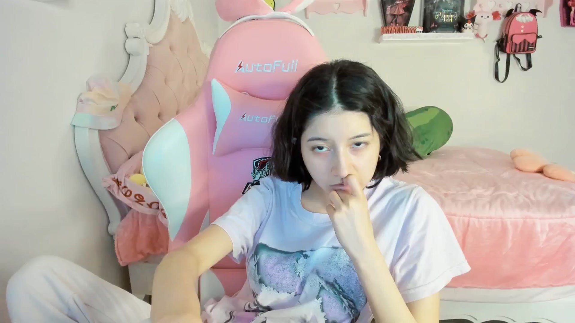 Gallery image thumbnail from Cherrycute666's myfreecams stream on, 08/25/2025, 04:13 image 9 of 20